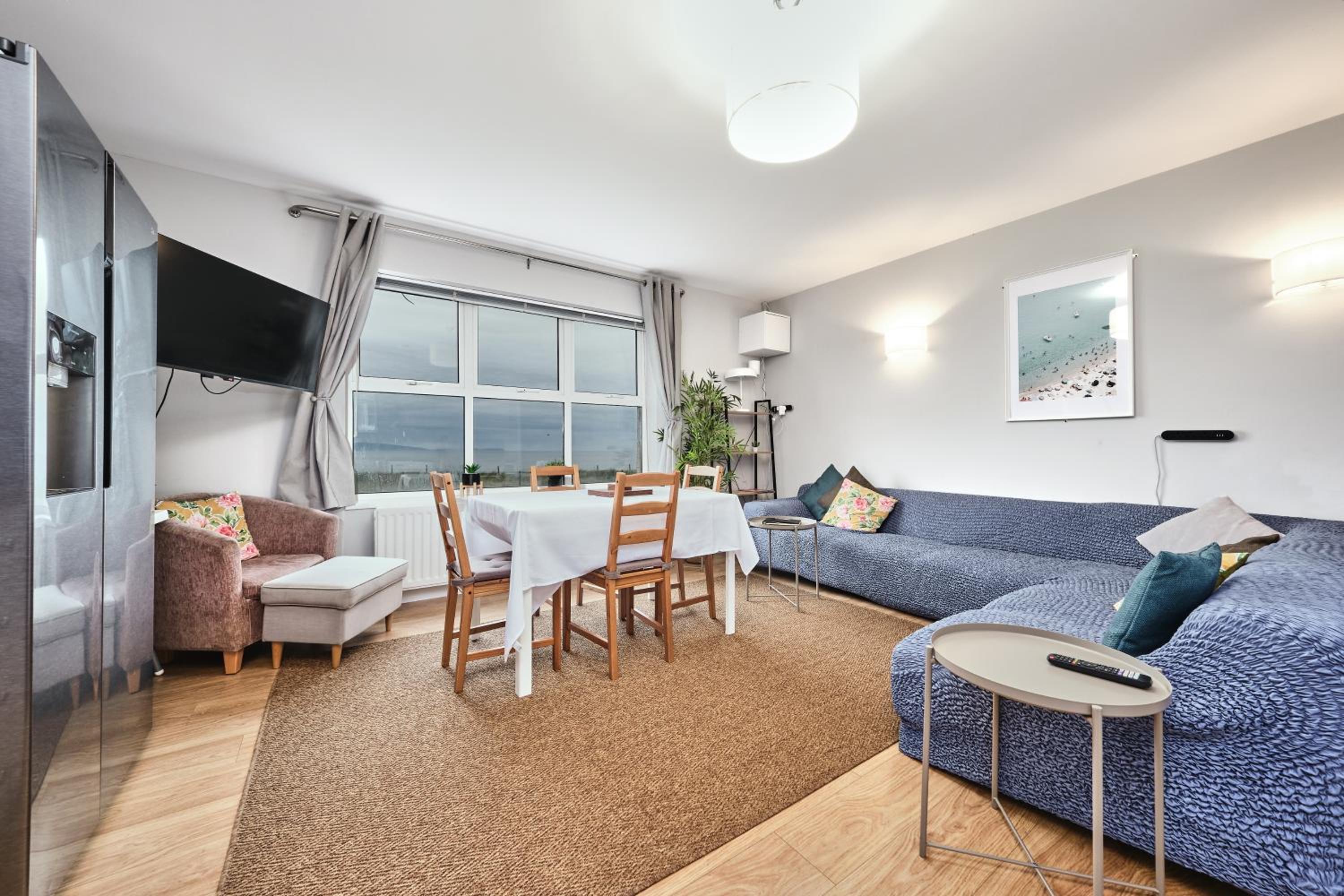 Panoramic Sea View Beach Apartment - Dunluce Park 6, photo 5