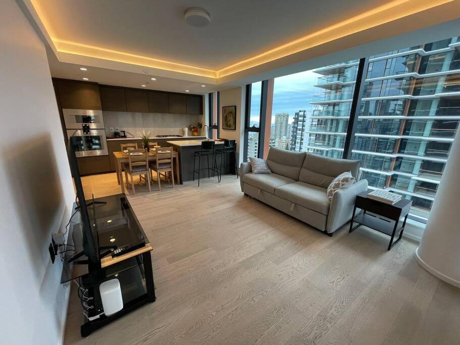 Stylish Urban Oasis with City Views in Vancouver
