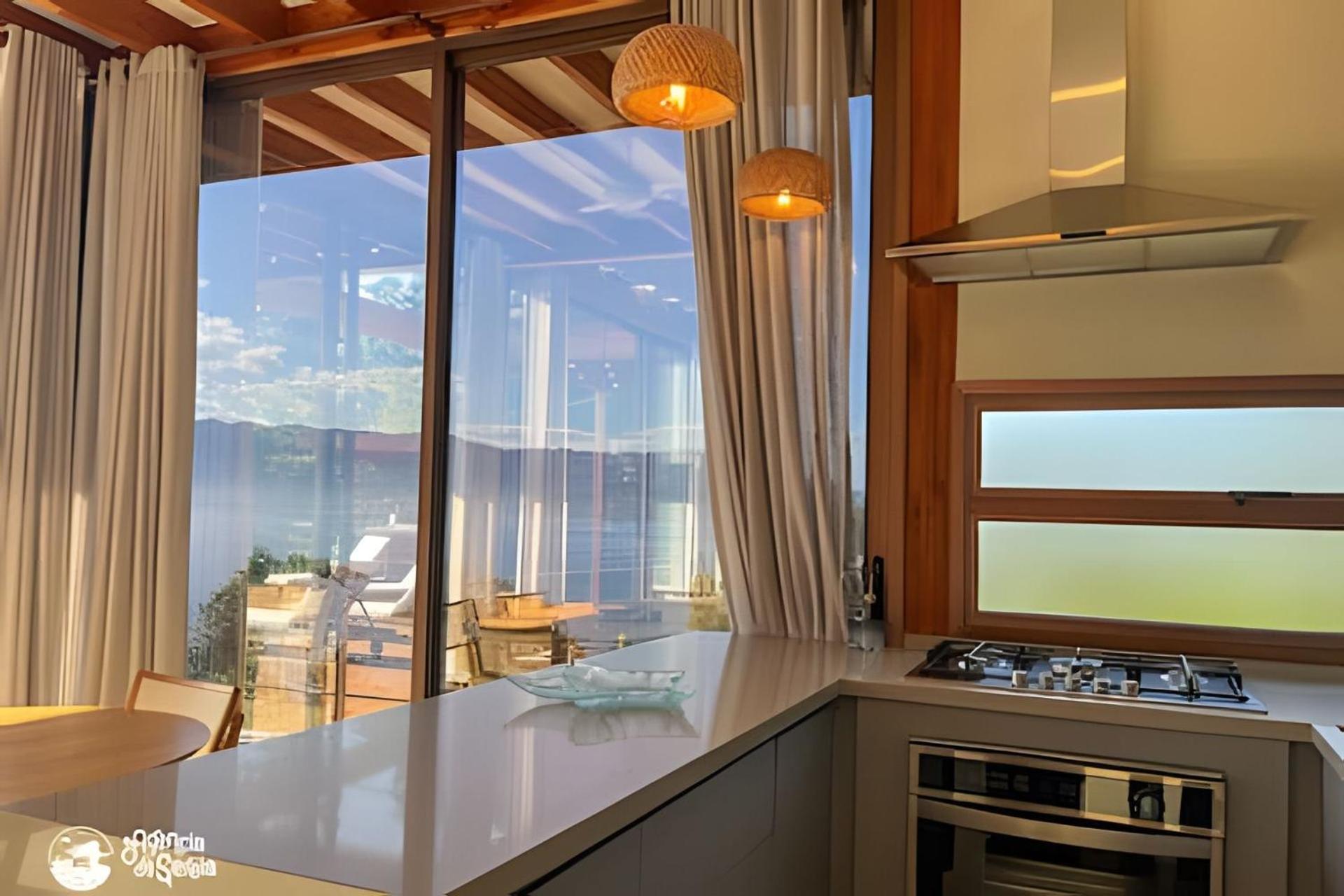 Casa com vista-mar e temporada baleias em Ilhabela