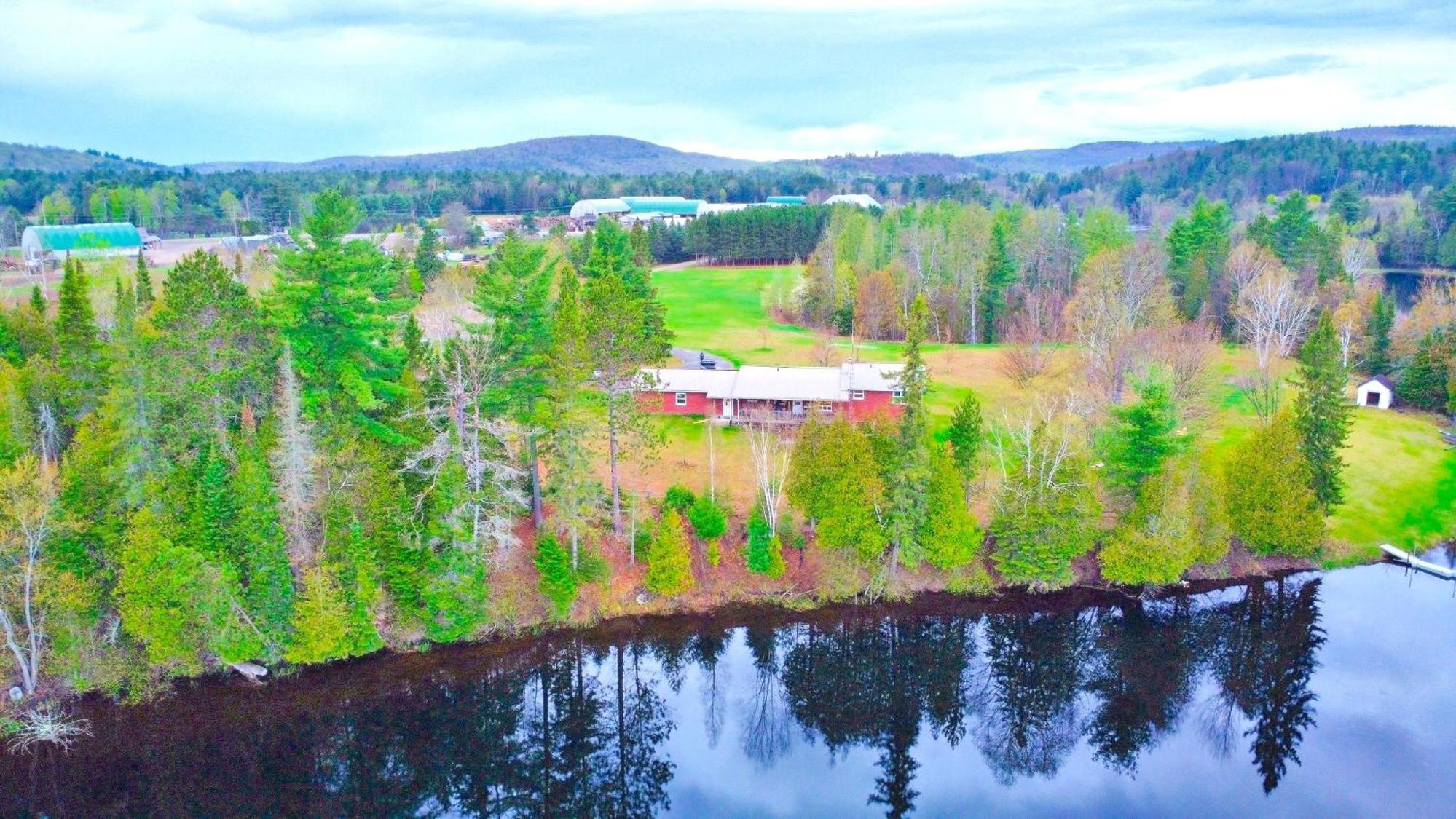 Exclusive Waterfront Cottage