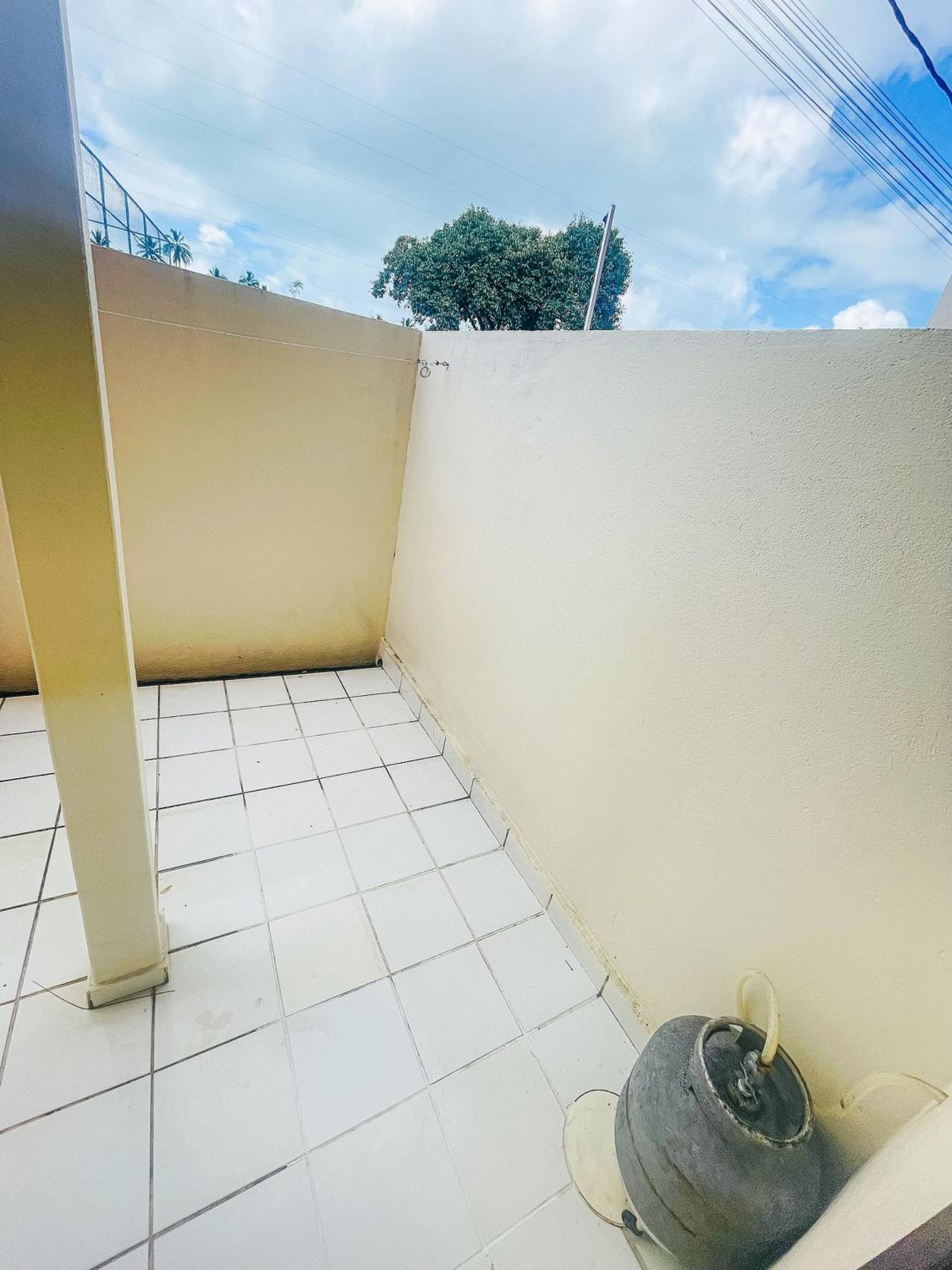 Casas no Residencial Mont Sinai com 2 ou 3 suítes (todas com ar), internet privativa 300MBPS a aproximadamento 250m da Praia de Taperapuã, condomínio com p
