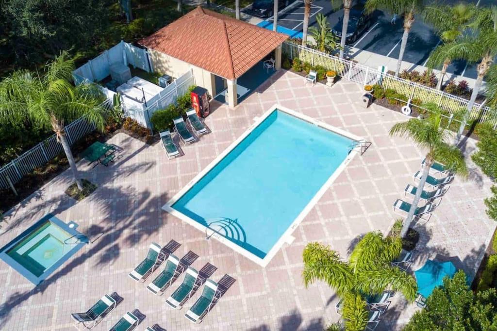Crystal Orlando-3BR-Pet Friendly-RightNextToDisney