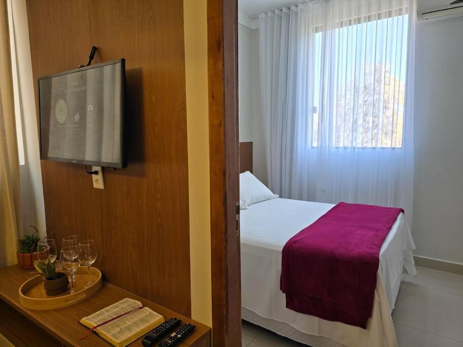 Apt lindo portaria 24h no centro Cond Castanheiras