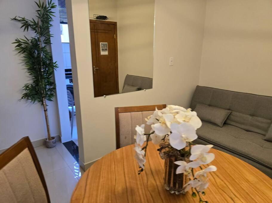 Apt lindo portaria 24h no centro Cond Castanheiras