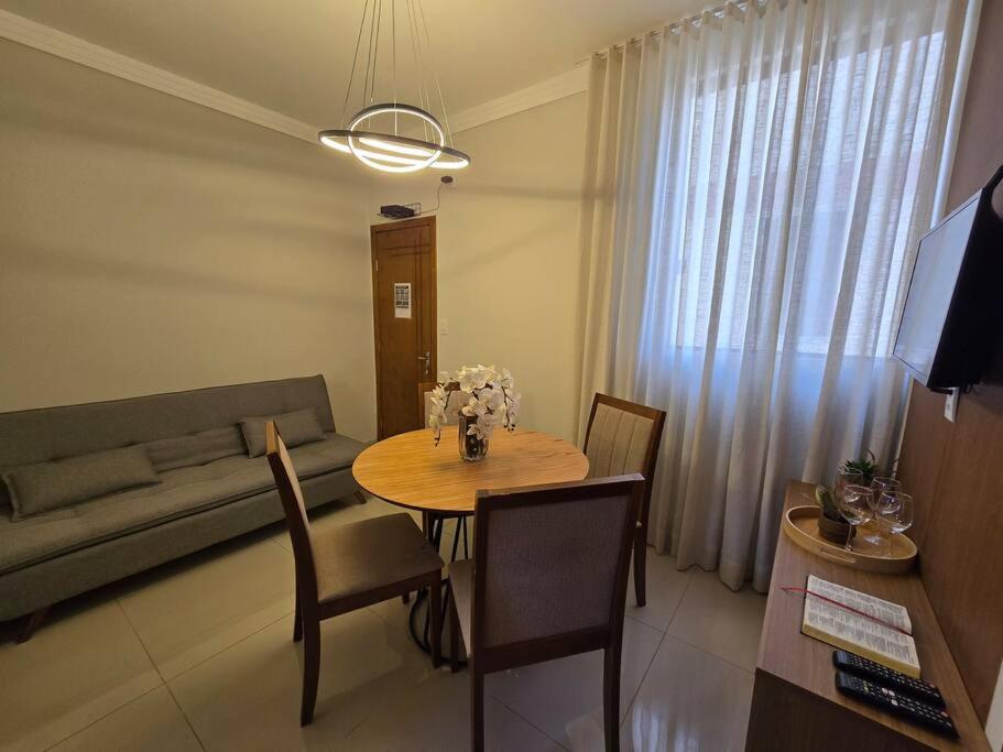 Apt lindo portaria 24h no centro Cond Castanheiras