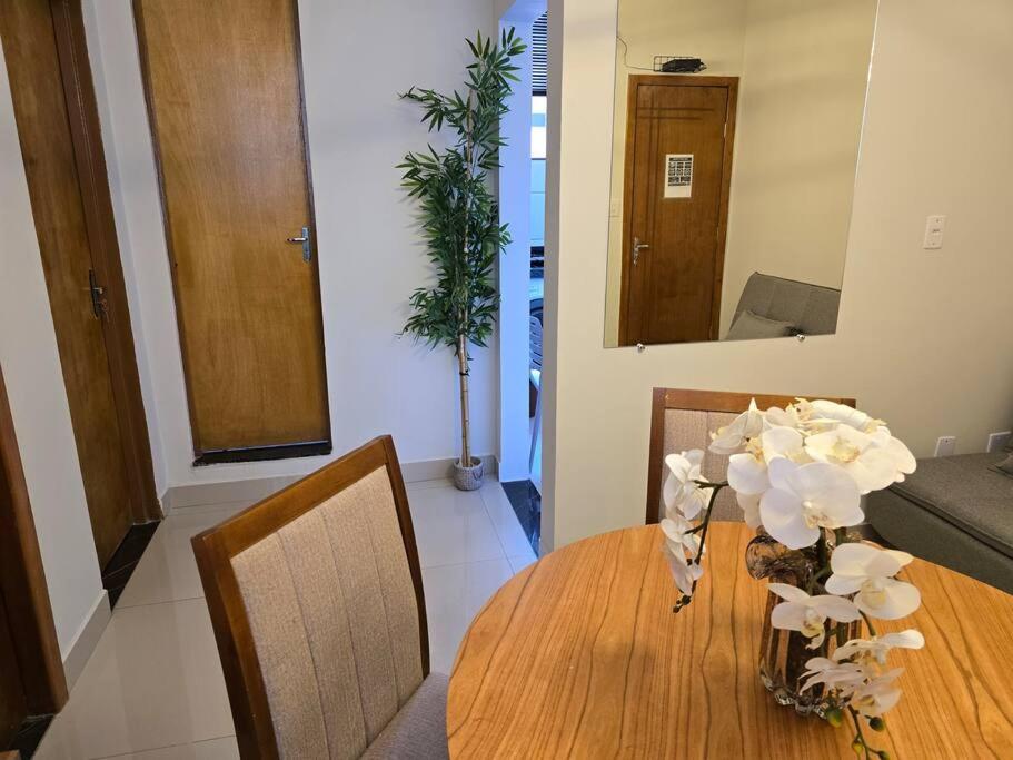 Apt lindo portaria 24h no centro Cond Castanheiras