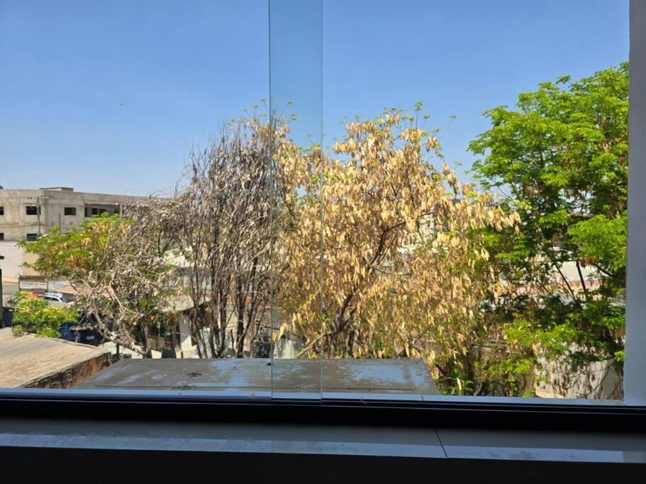 Apt lindo portaria 24h no centro Cond Castanheiras