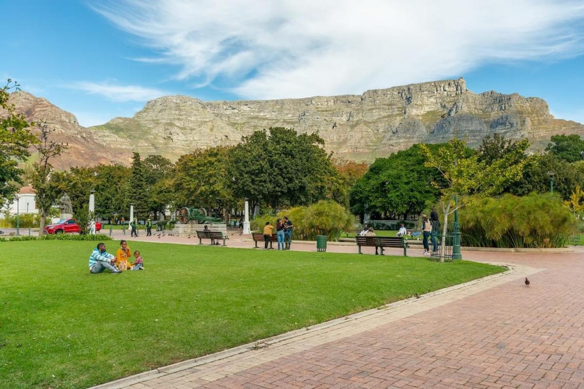 Studio close to CTICC w Fast WIFI & Secure Parking