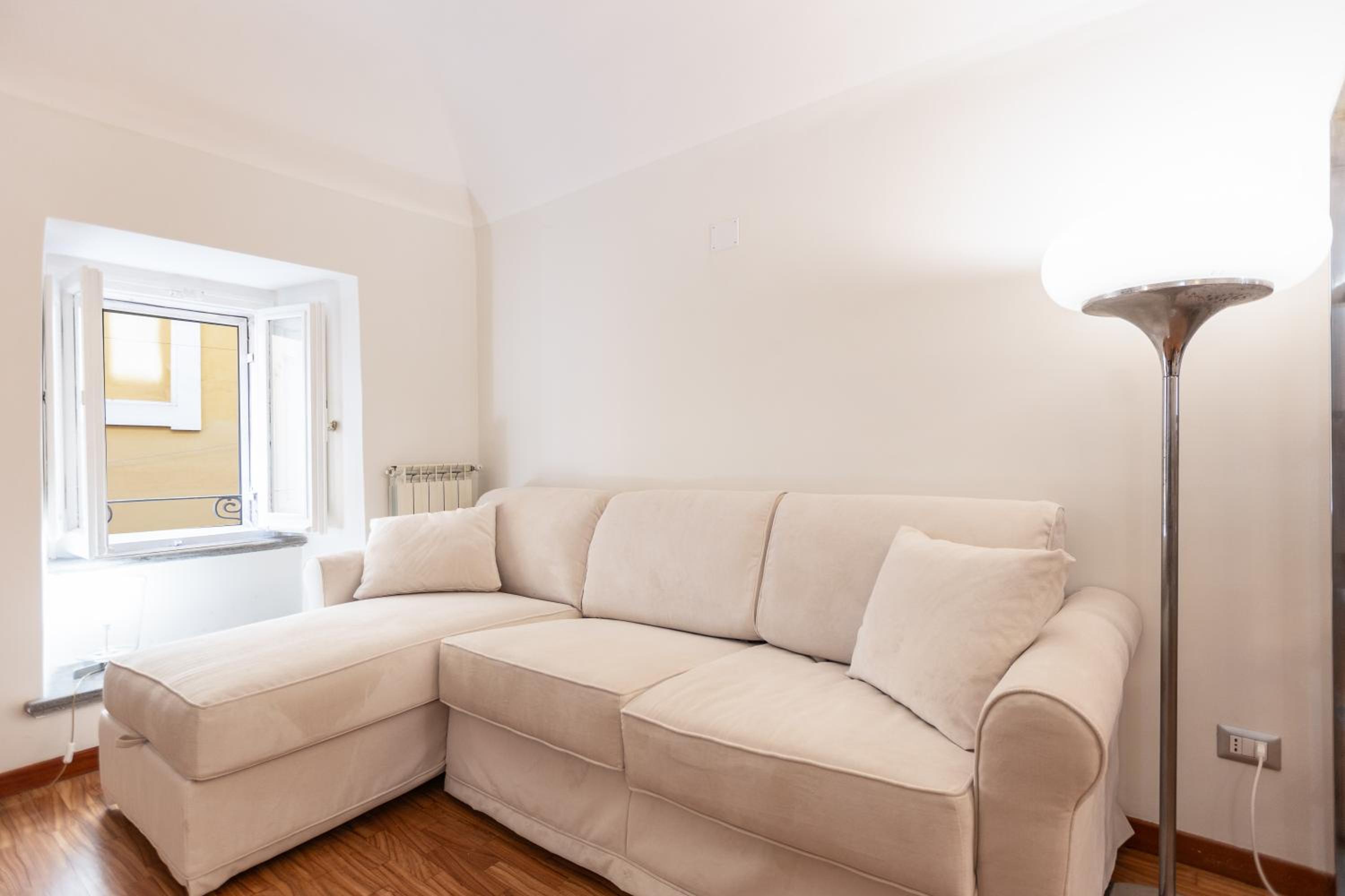 Palazzo De Mochis by Rental in Rome