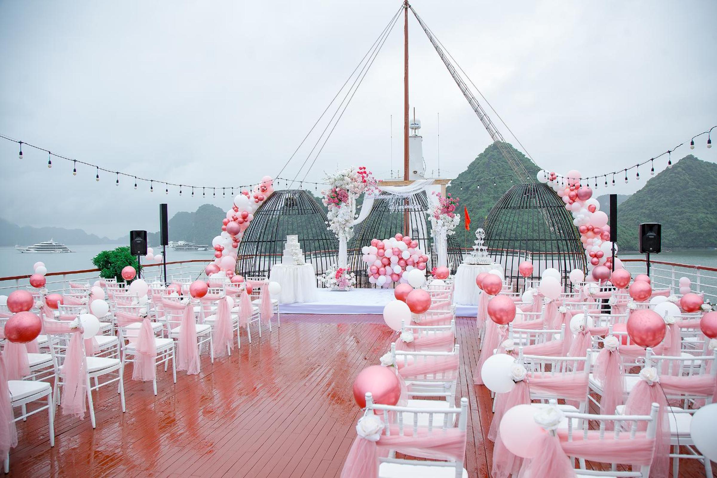Aqua Elegance Cruise - Halong Bay by AHG