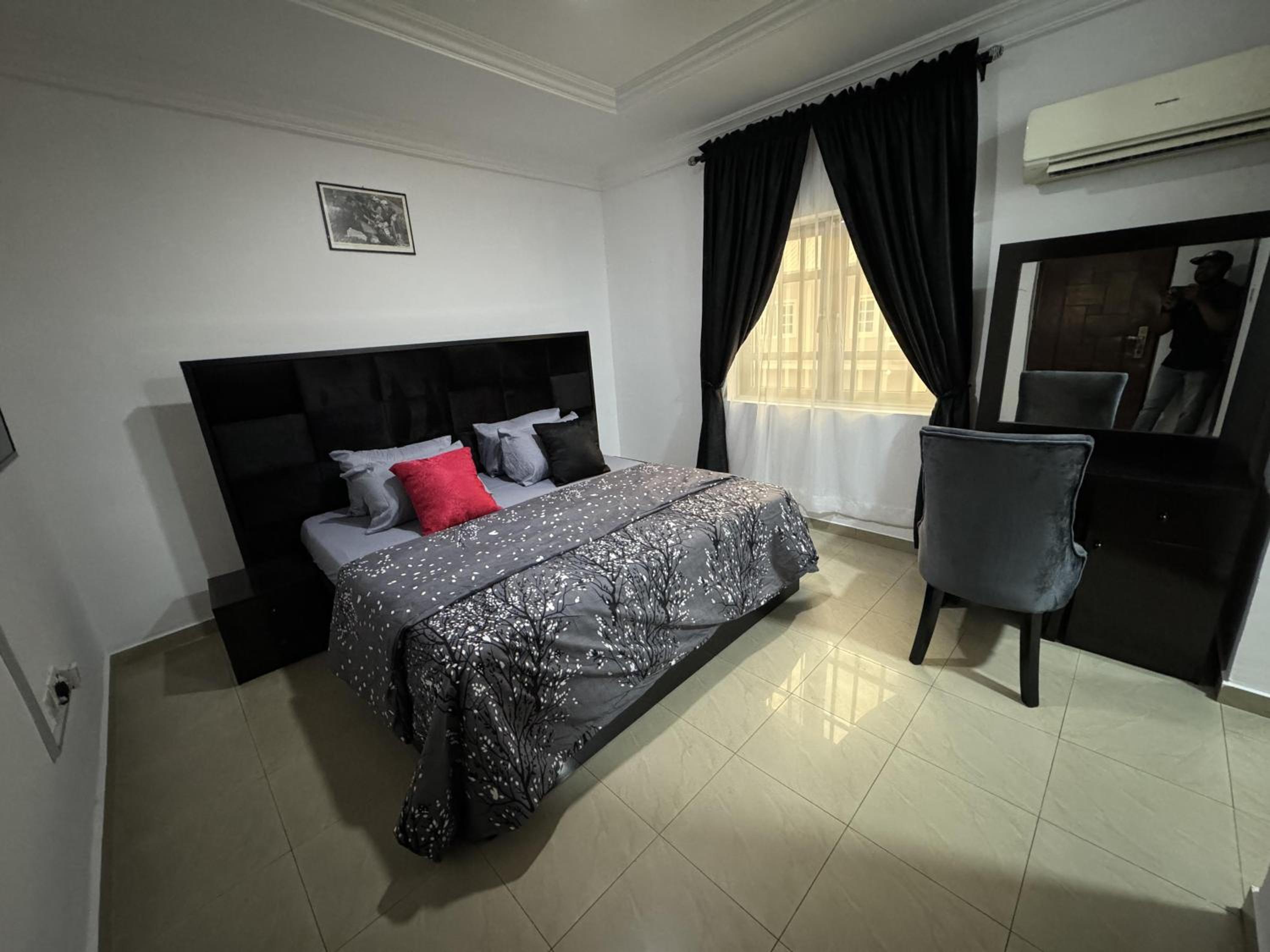 Luxe Lagos Retreat with 3 Bedrooms view 2