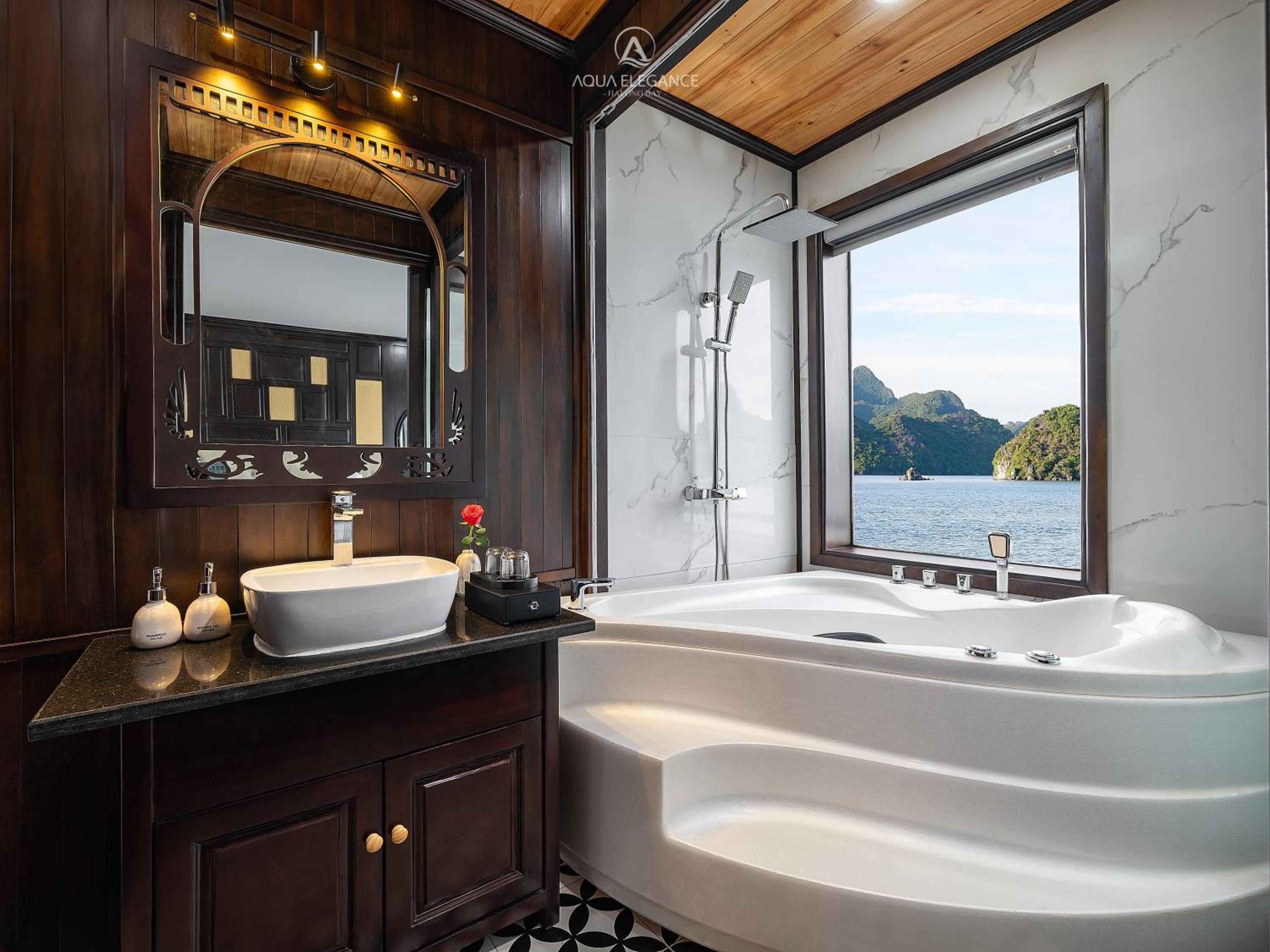 Aqua Elegance Cruise - Halong Bay by AHG