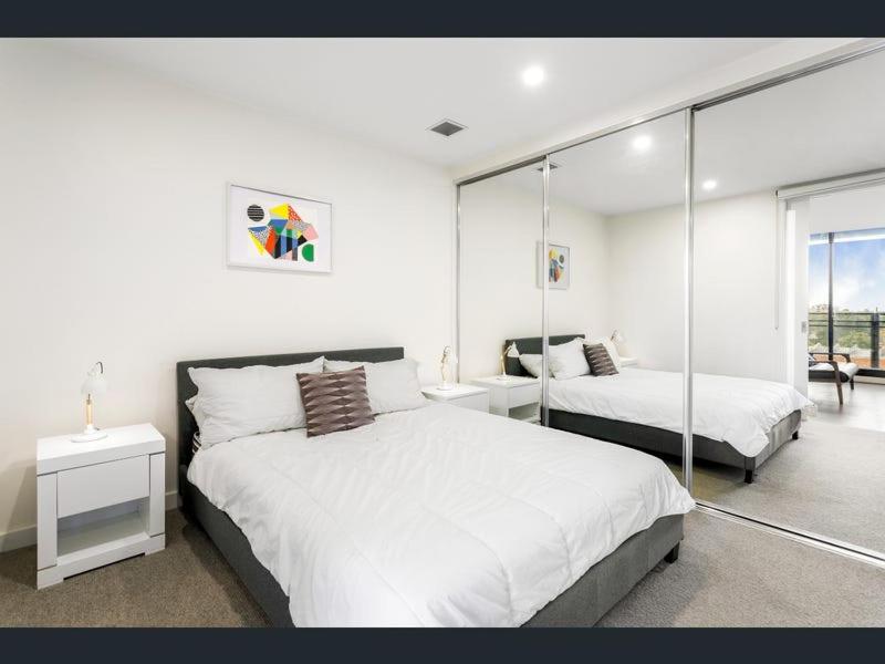 The Mason - Urban Luxury & Lygon Street Convenience