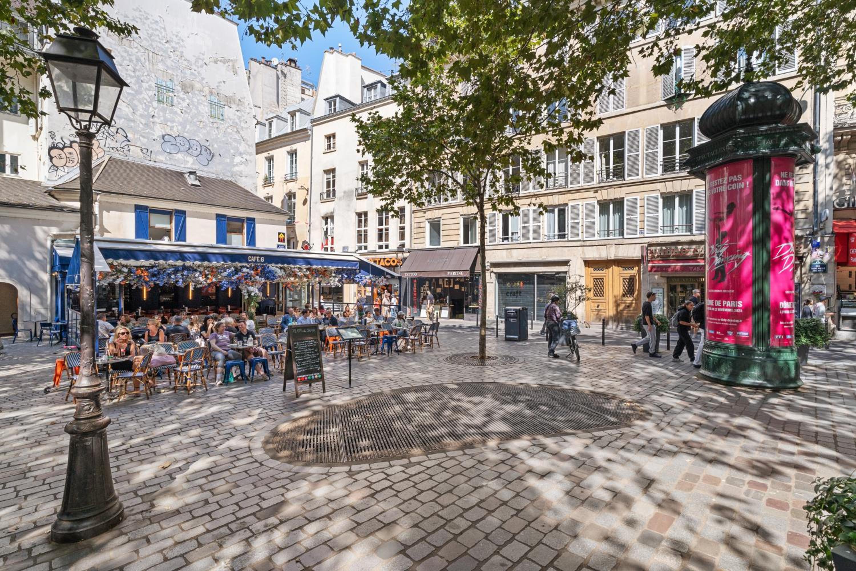 Paris Central Gem 9 Min Walk to Notre-Dame and Louvre