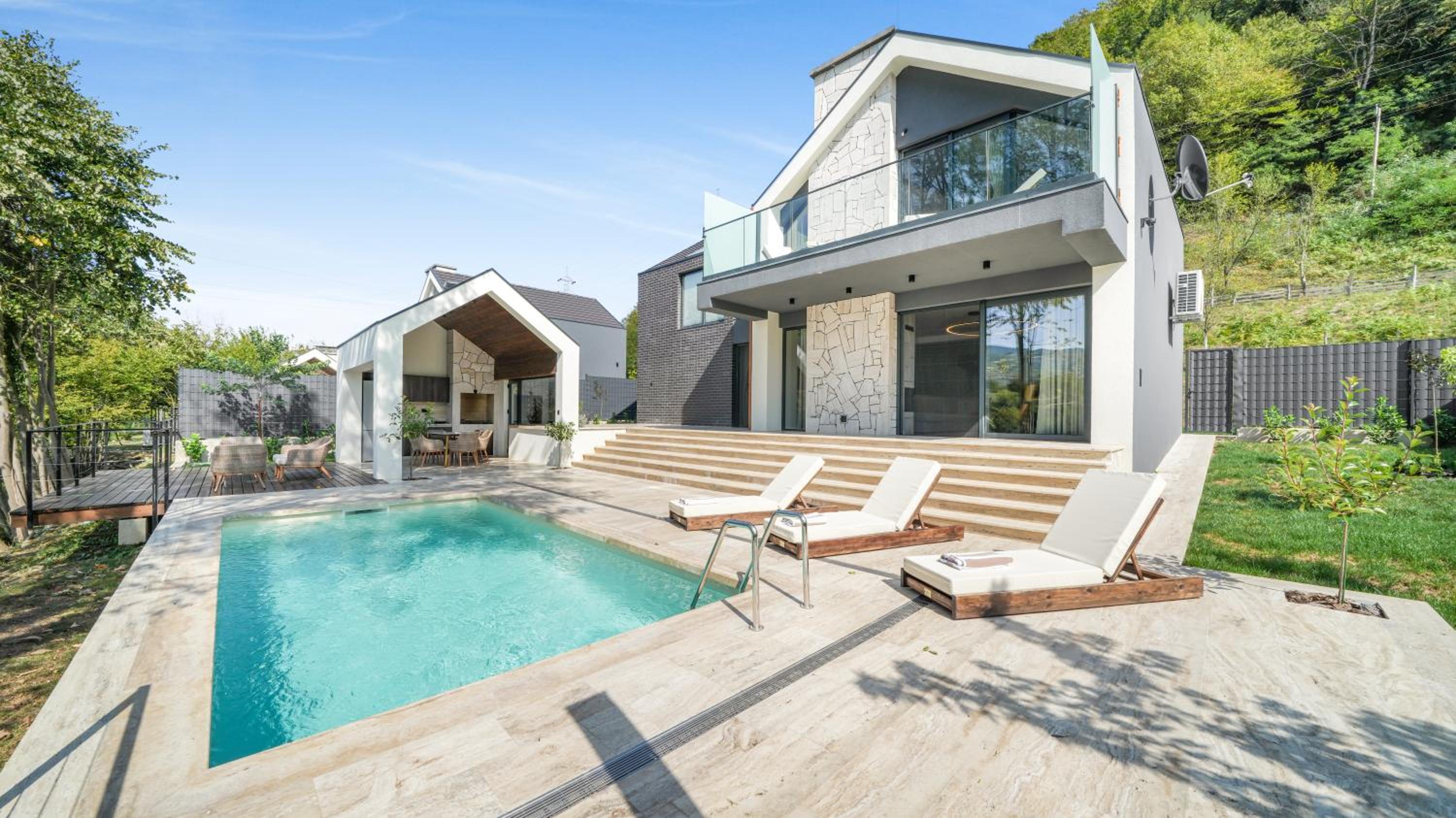 Riverfront Villas
