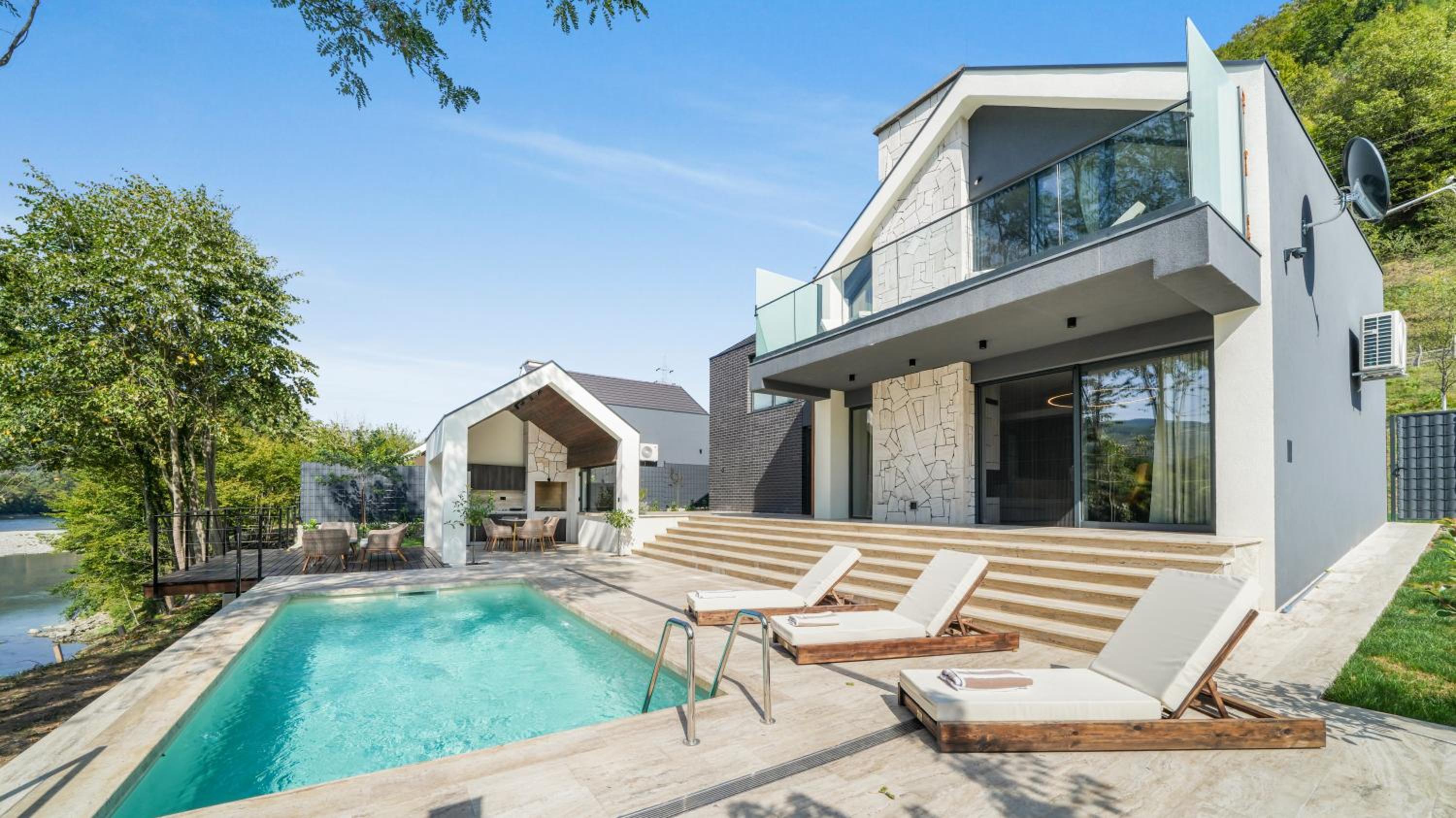 Riverfront Villas