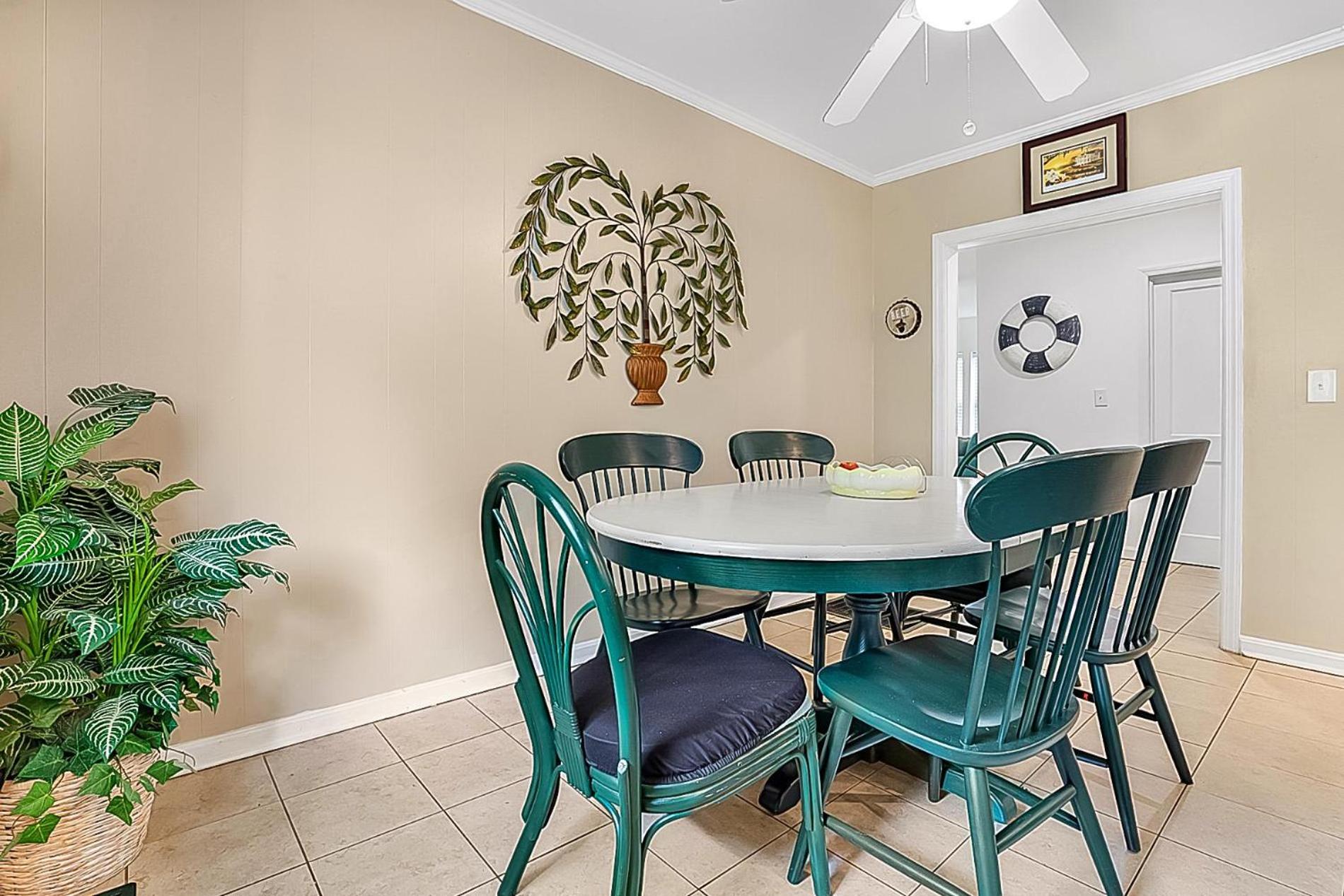 The Margaritaville House! Sleeps 13! Ocean Views and Rooftop Deck view 4