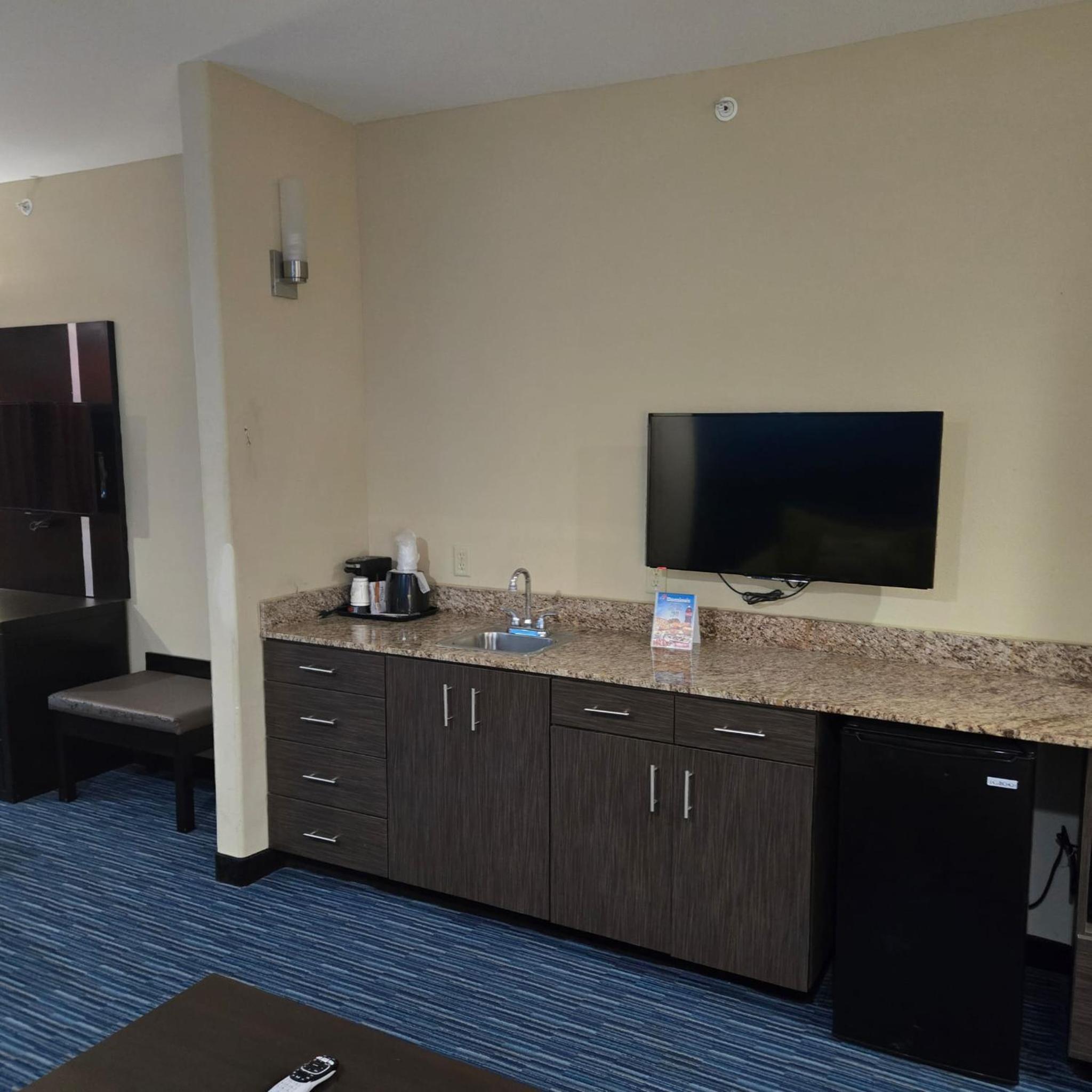Karnes City Lodge