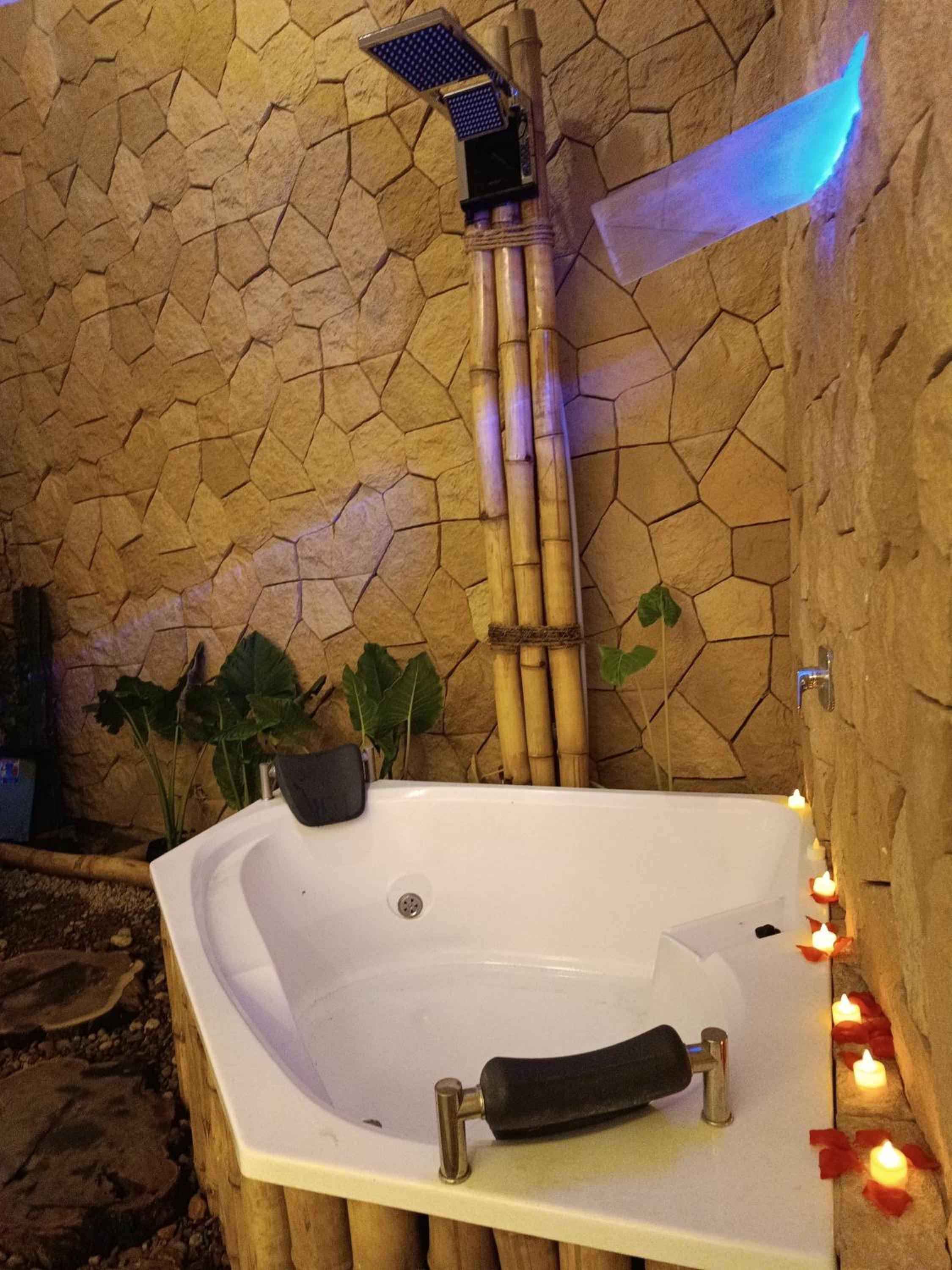 Bonita Casa Privada con Jacuzzi y Patio