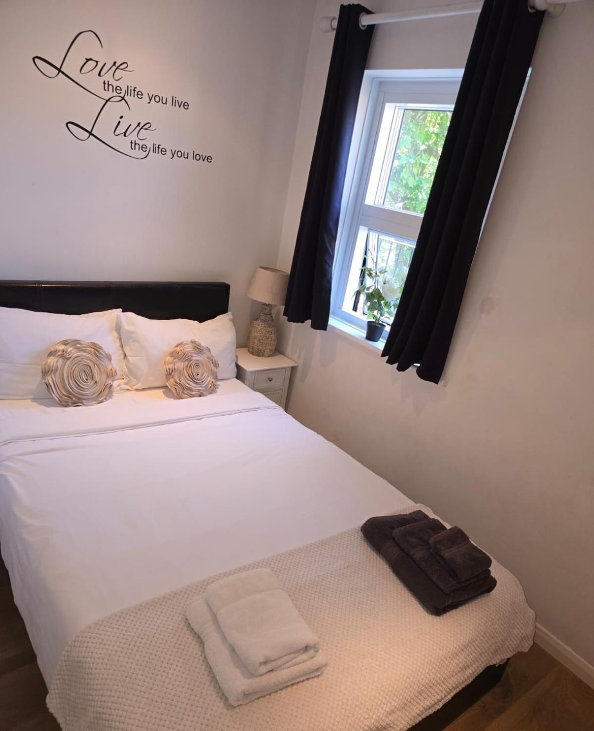 Super Central beautiful Three Bedroom