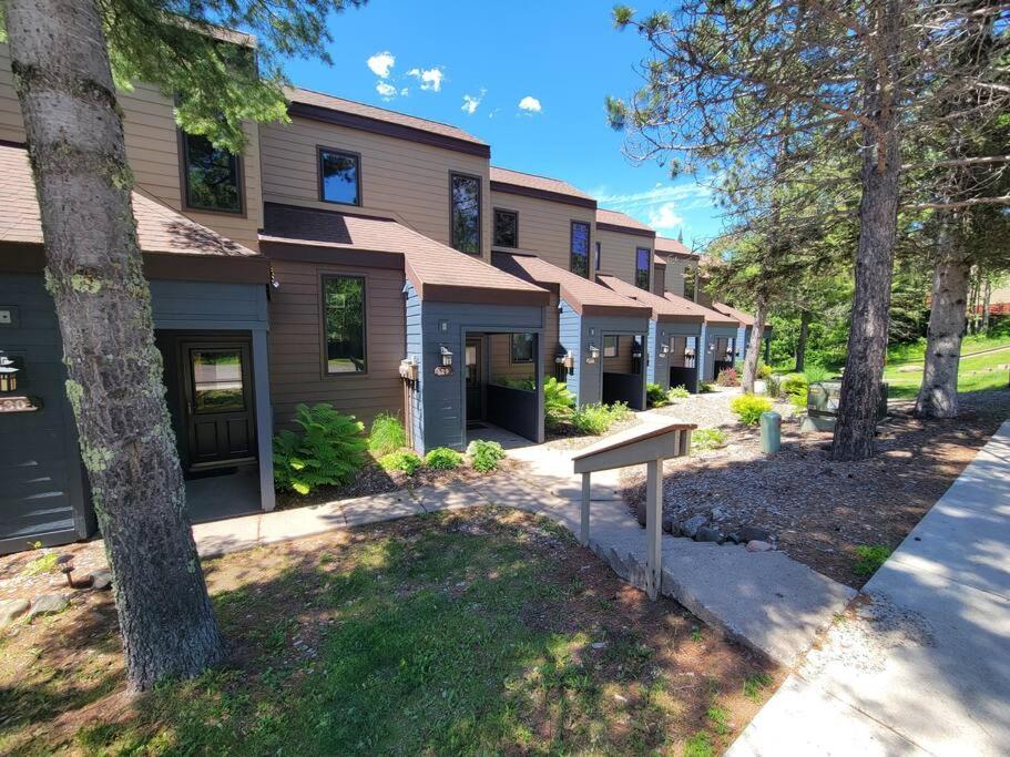 Lutsen Ski-In/Ski-Out Townhome | Pool, Gym, Sauna