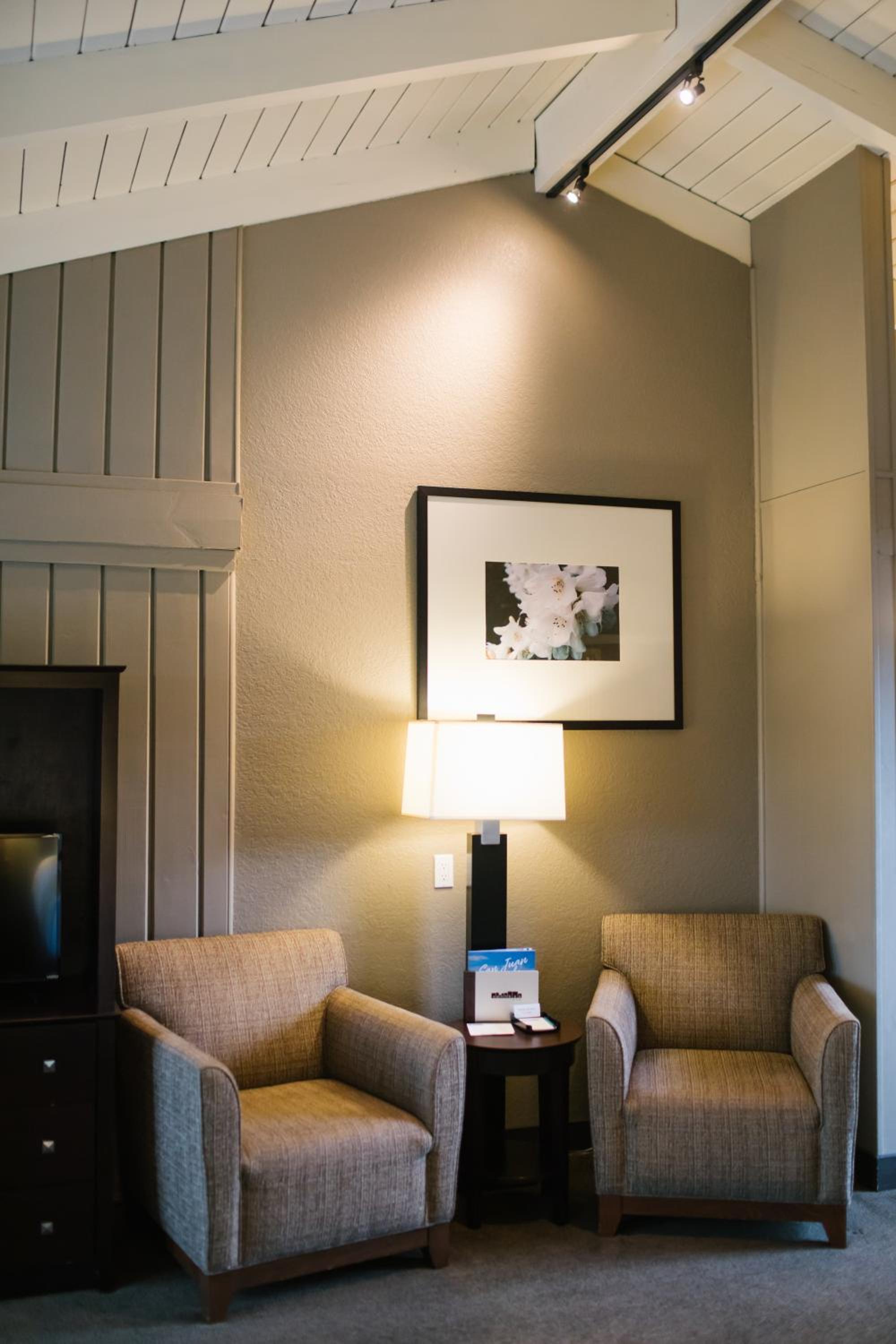 Earthbox Inn & Spa