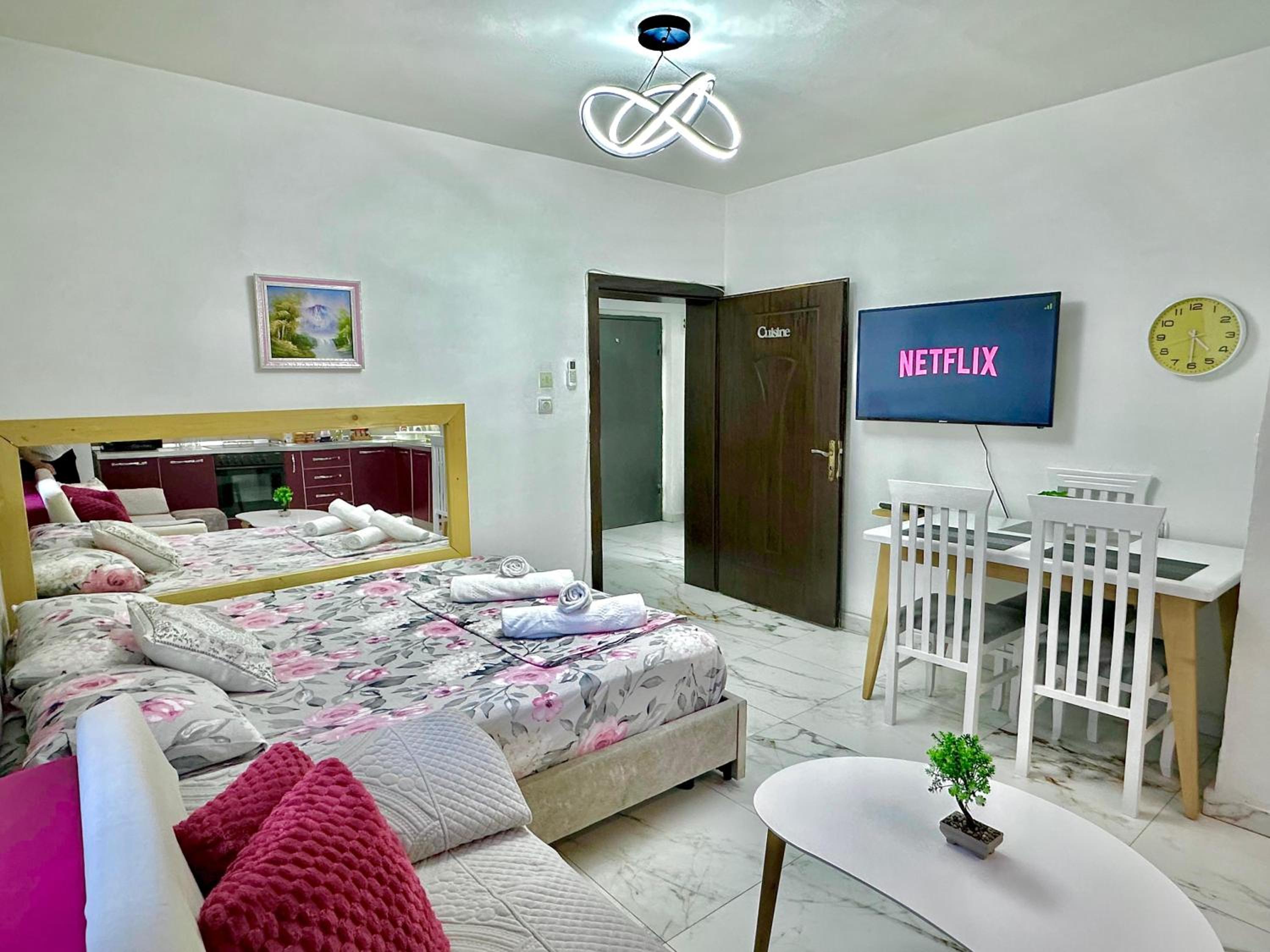Cozy Urban Apartment