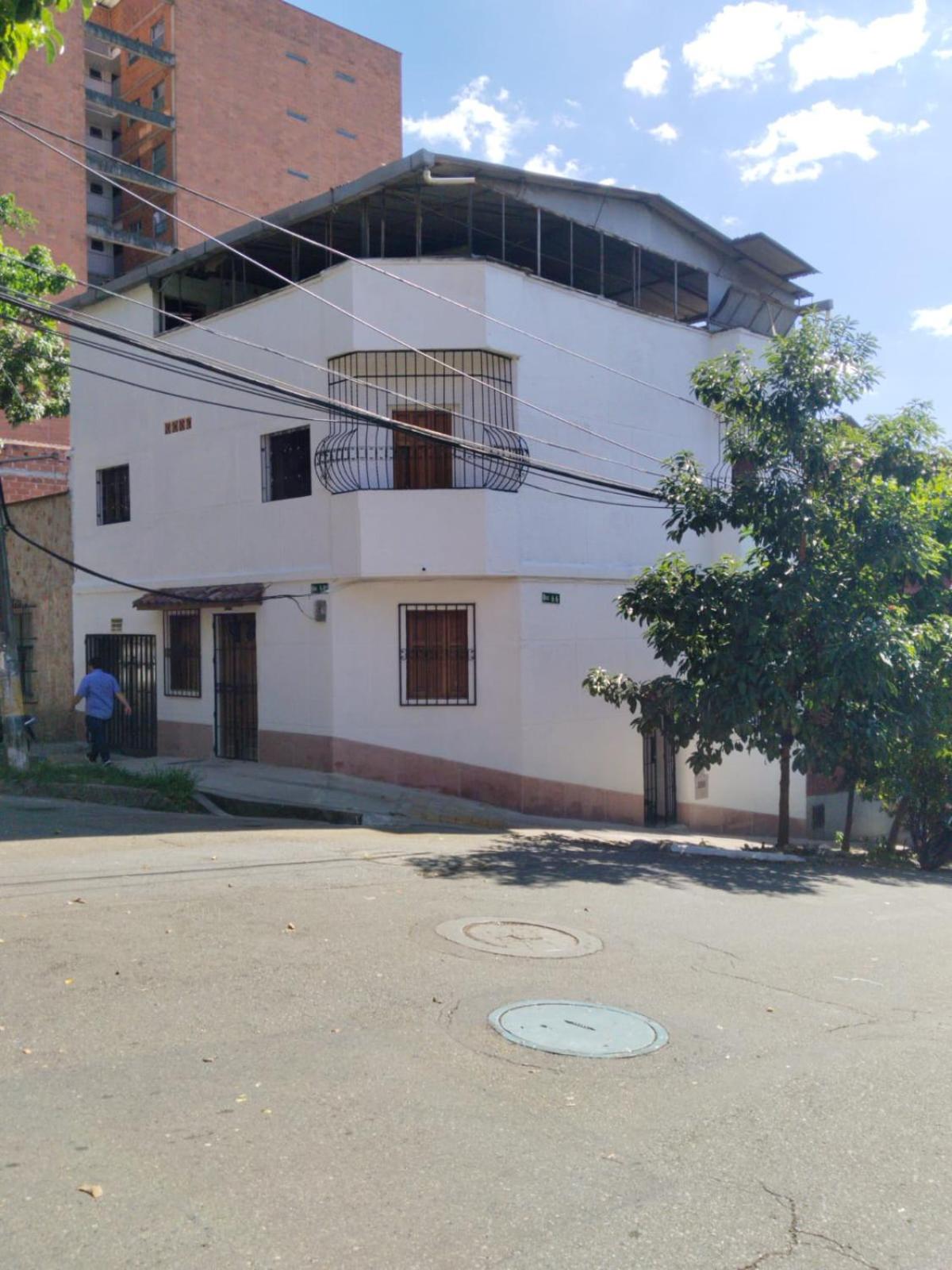 ApartaEstudios JASD-Prado