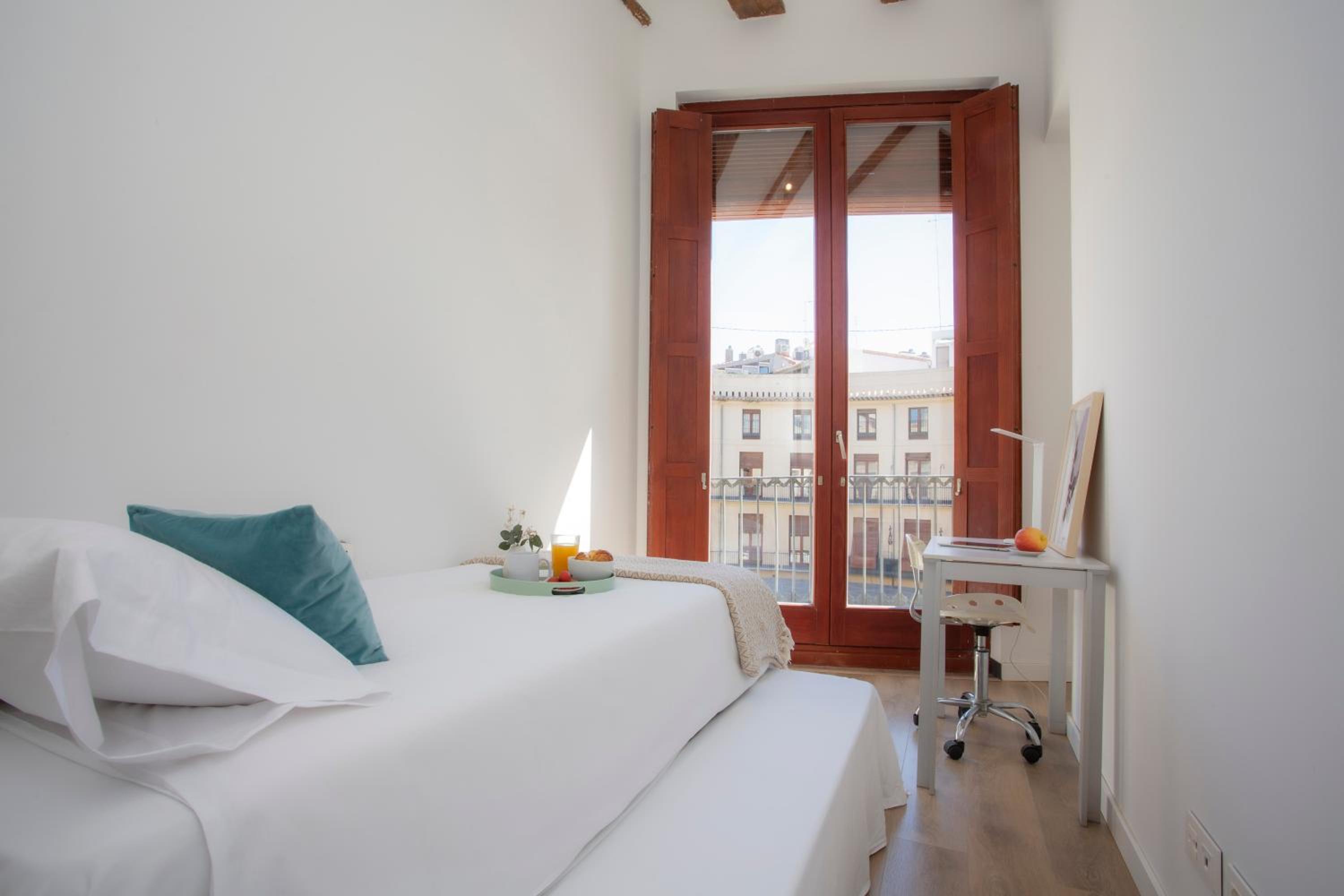 SingularStays Plaza Redonda II