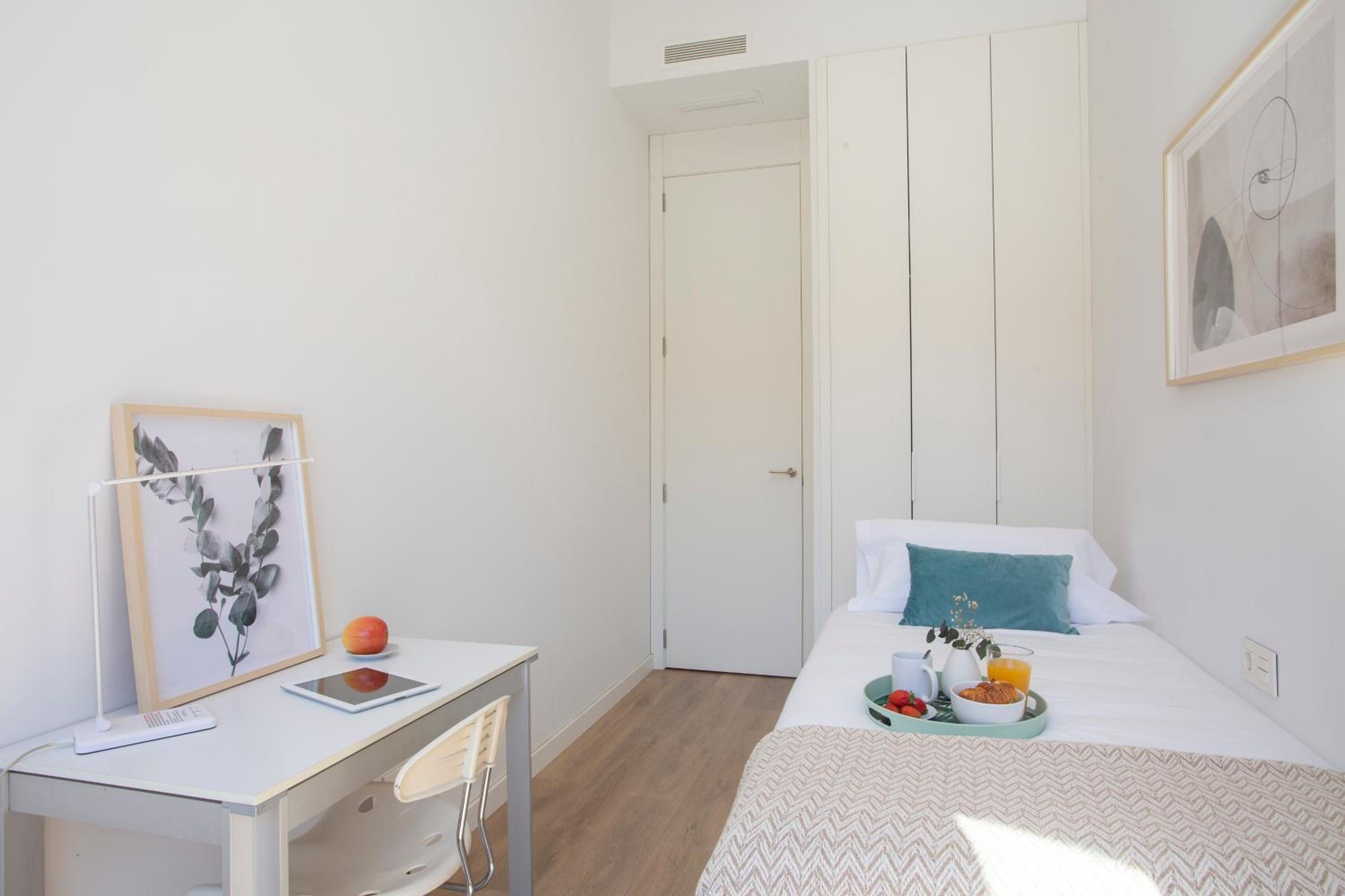 SingularStays Plaza Redonda II