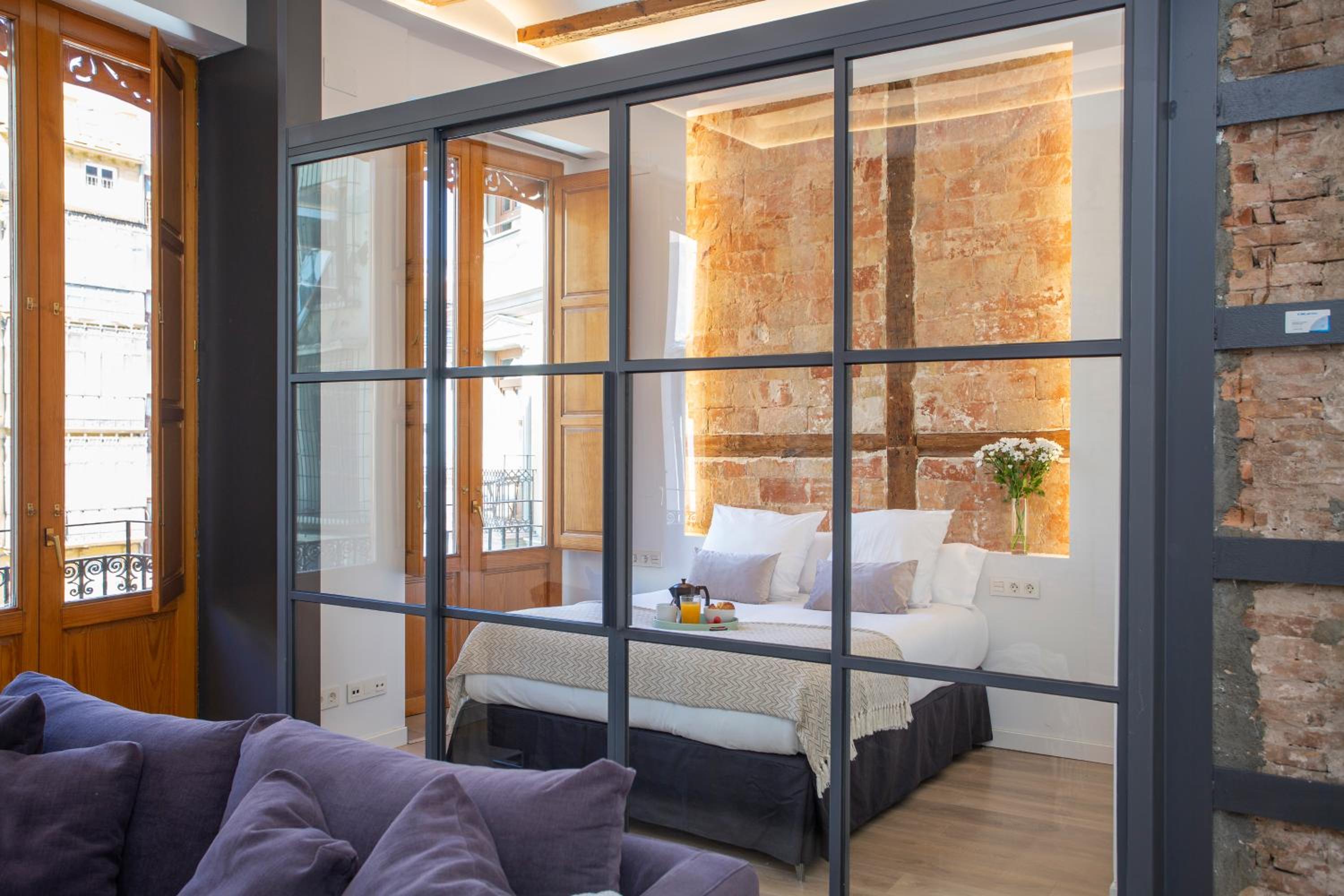 SingularStays Plaza Redonda II