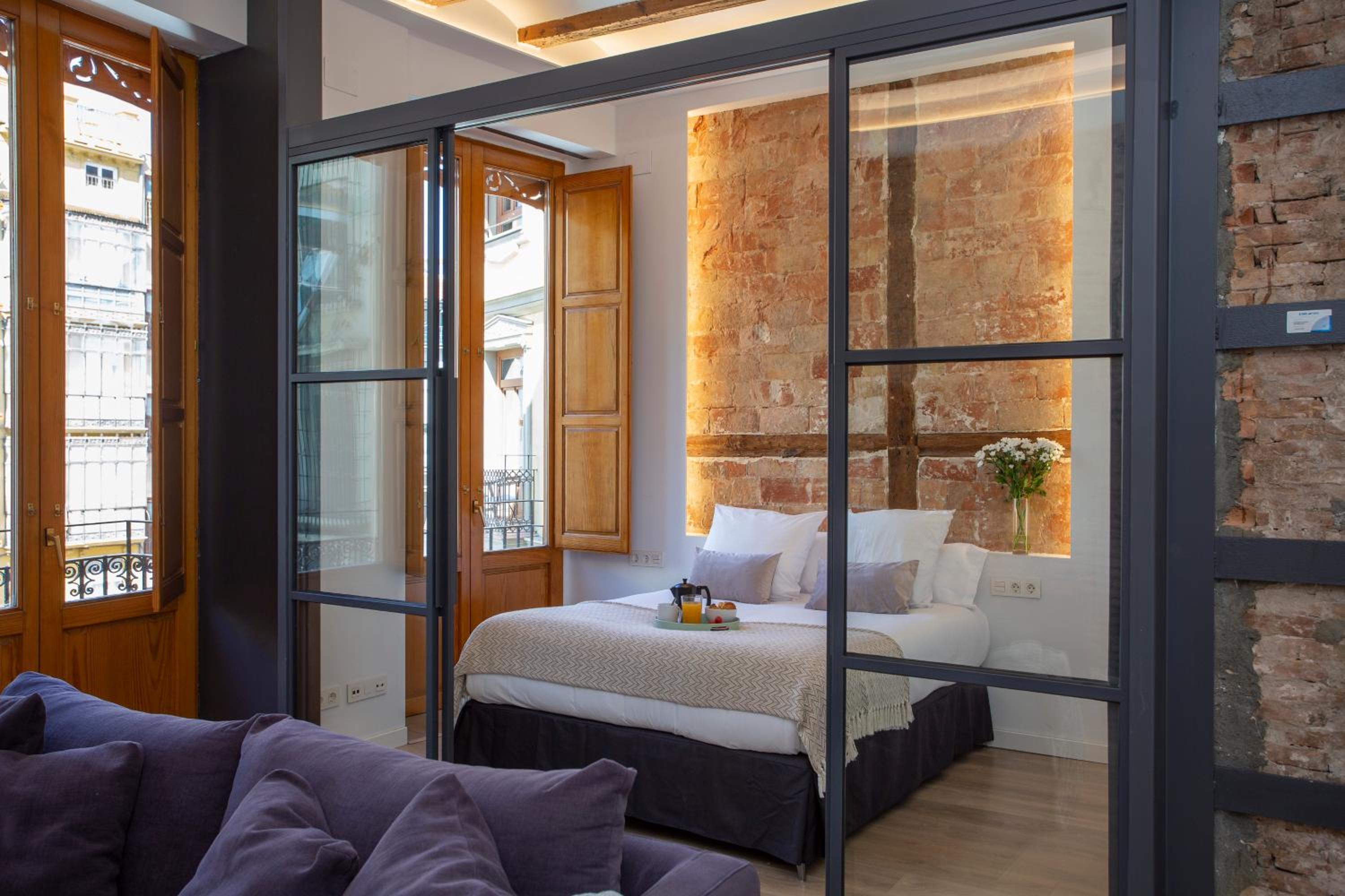 SingularStays Plaza Redonda II