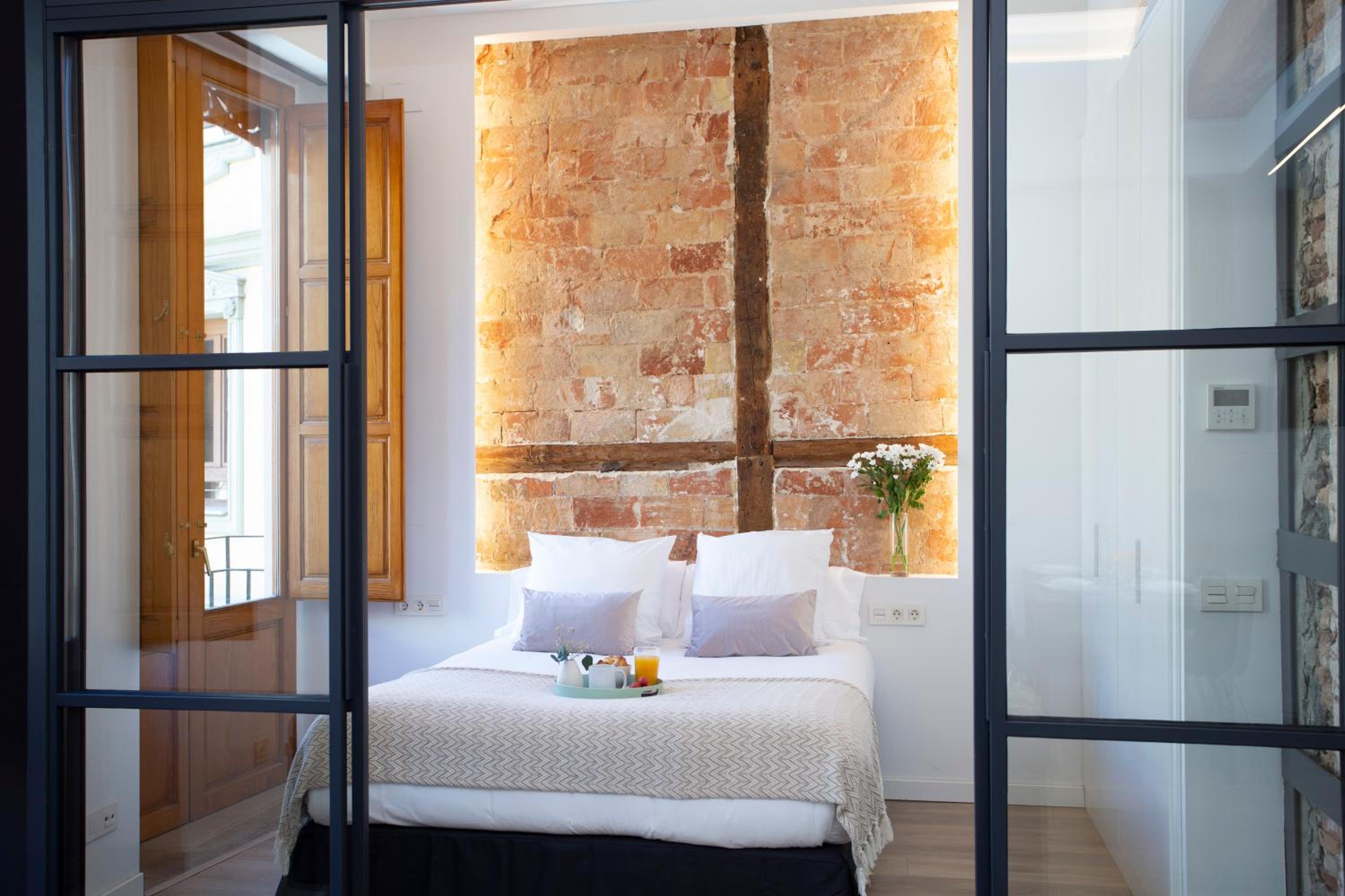SingularStays Plaza Redonda II