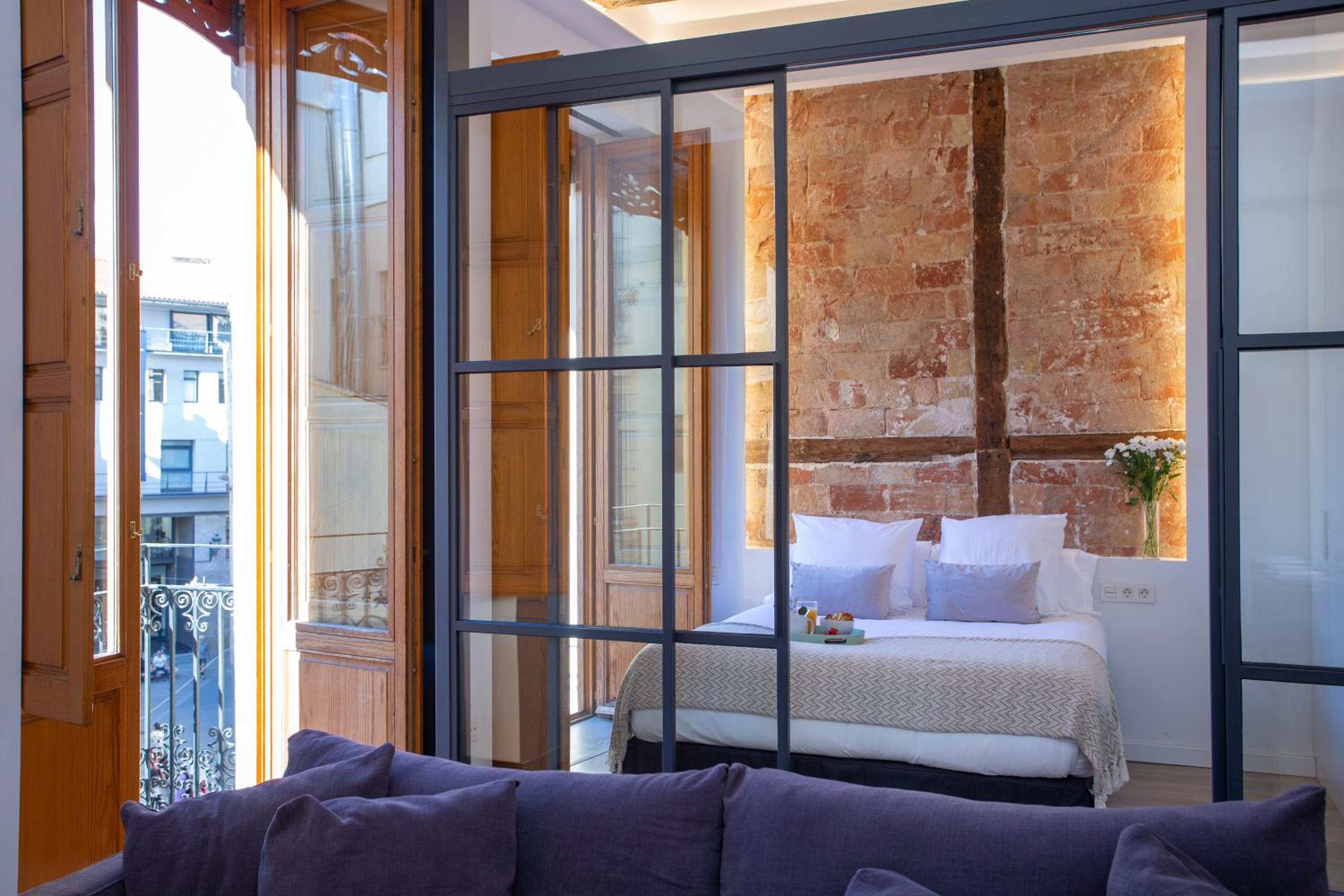 SingularStays Plaza Redonda II