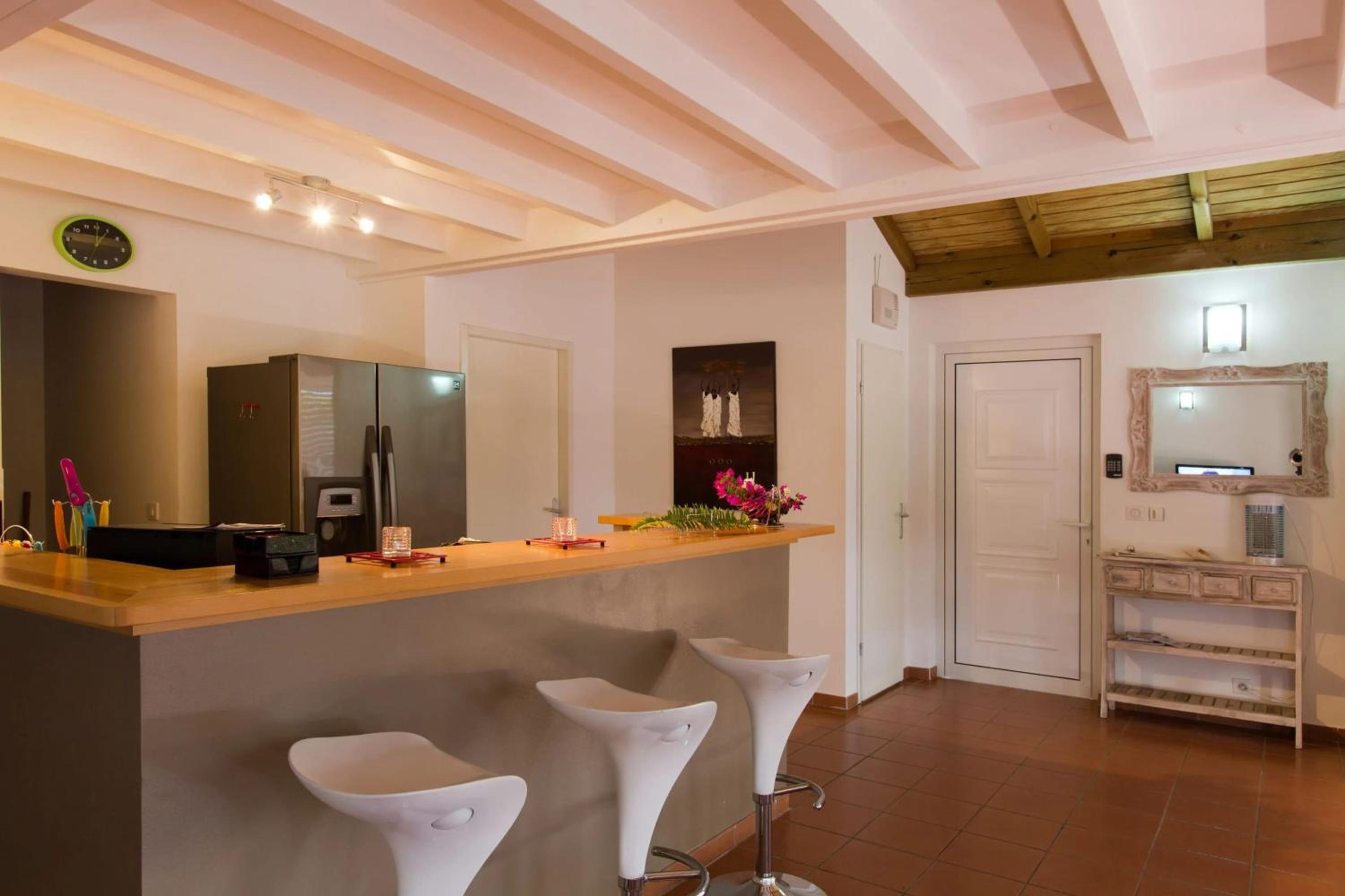 Villa Spacieuse avec Piscine Privée à Saint-François – 120 m², Jardin view 3