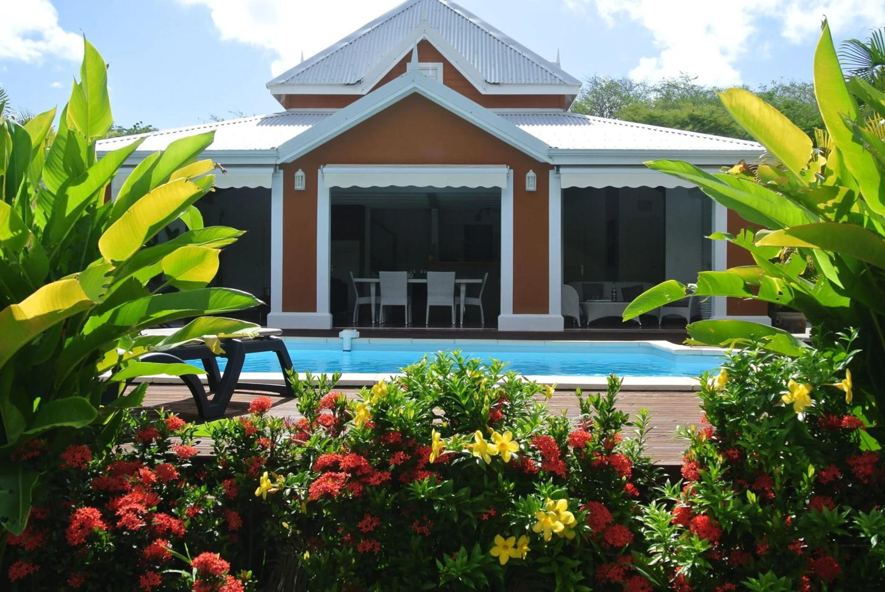 Villa Spacieuse avec Piscine Privée à Saint-François – 120 m², Jardin view 2