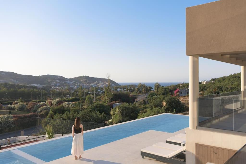 Dias Grand Villa, By Hellocrete view 2