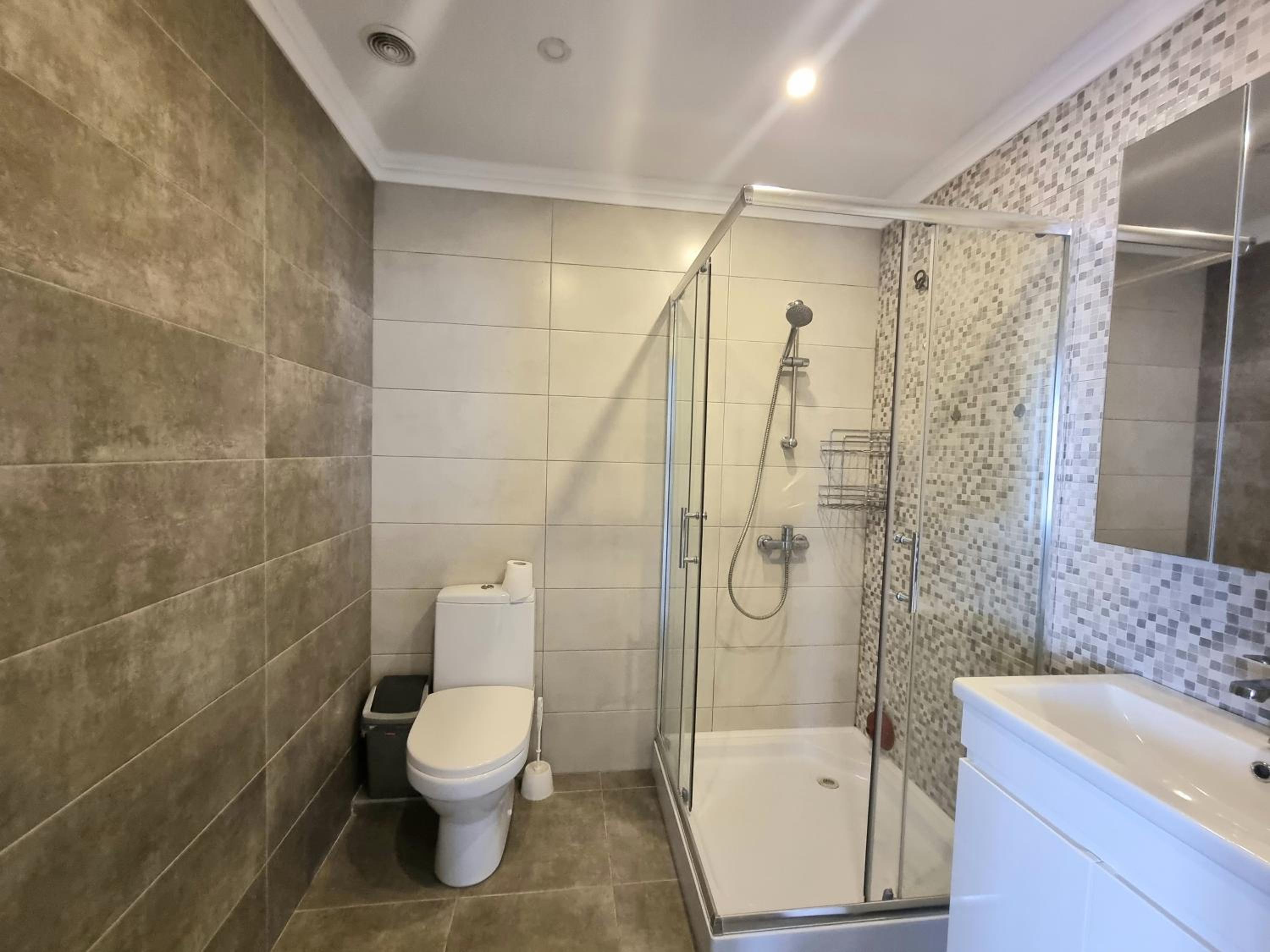 Comfort 40 m Apartment - Botanica - Fast WiFi - Self Check-in