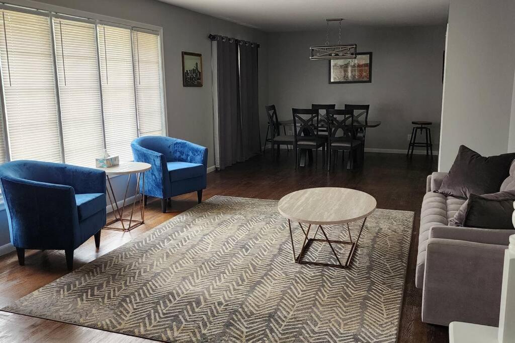 Fun Family Weekend Home! view 3