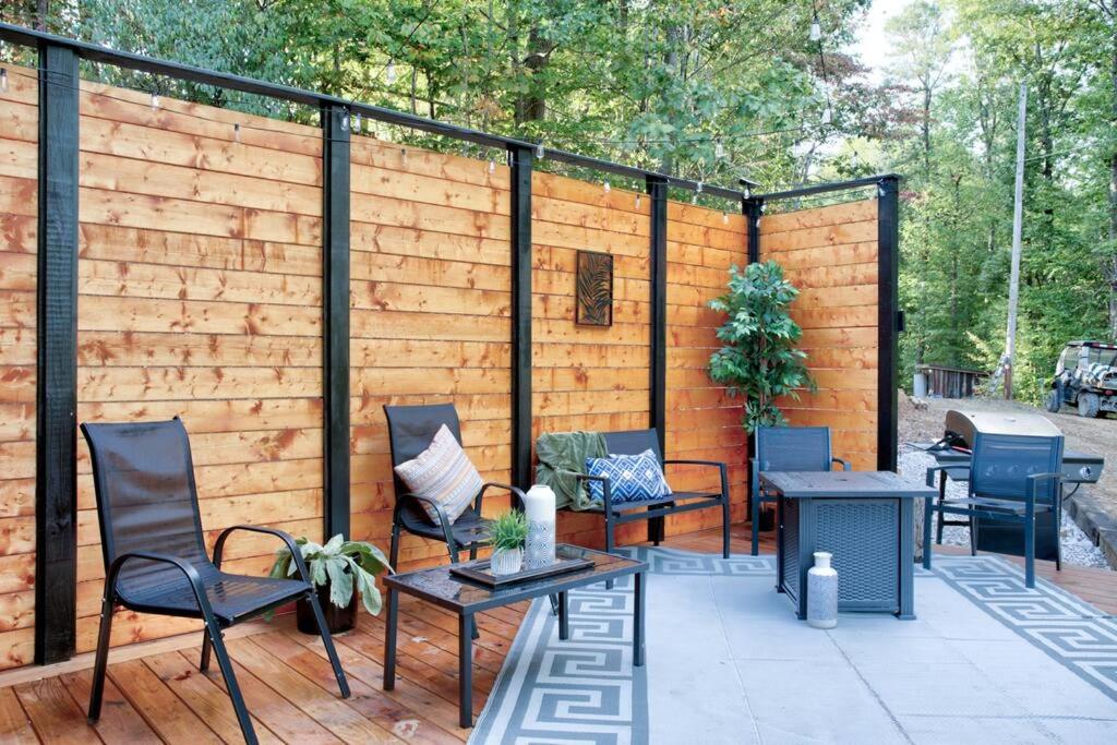 Sleeps 5-6 Near RRG-Hot Tub-Nice Sunrise-Quiet