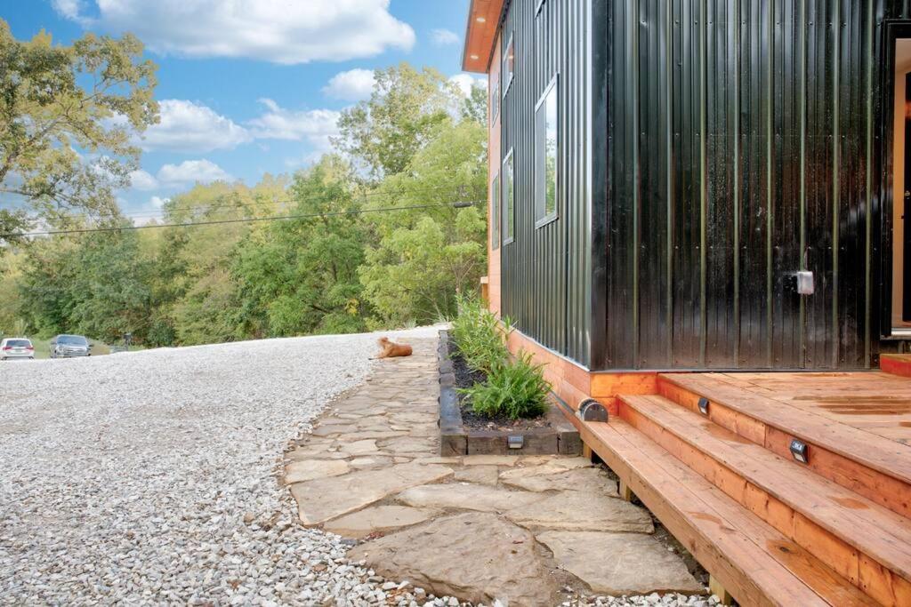 Sleeps 5-6 Near RRG-Hot Tub-Nice Sunrise-Quiet