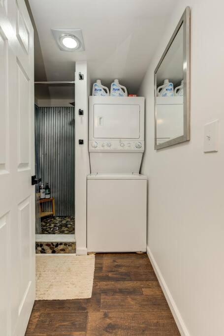 Sleeps 5-6 Near RRG-Hot Tub-Nice Sunrise-Quiet