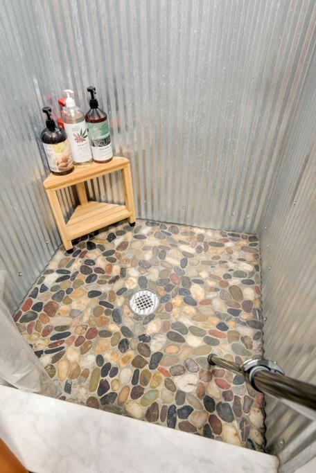Sleeps 5-6 Near RRG-Hot Tub-Nice Sunrise-Quiet