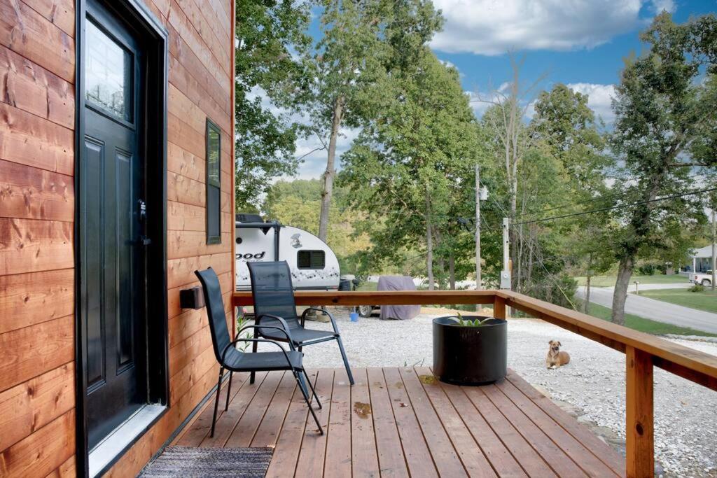 Sleeps 5-6 Near RRG-Hot Tub-Nice Sunrise-Quiet