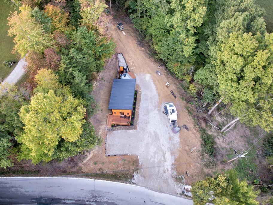 Sleeps 5-6 Near RRG-Hot Tub-Nice Sunrise-Quiet