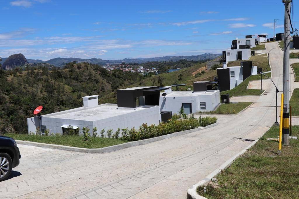 Mountain Home Close to Guatape Pueblo With Jacuzzi
