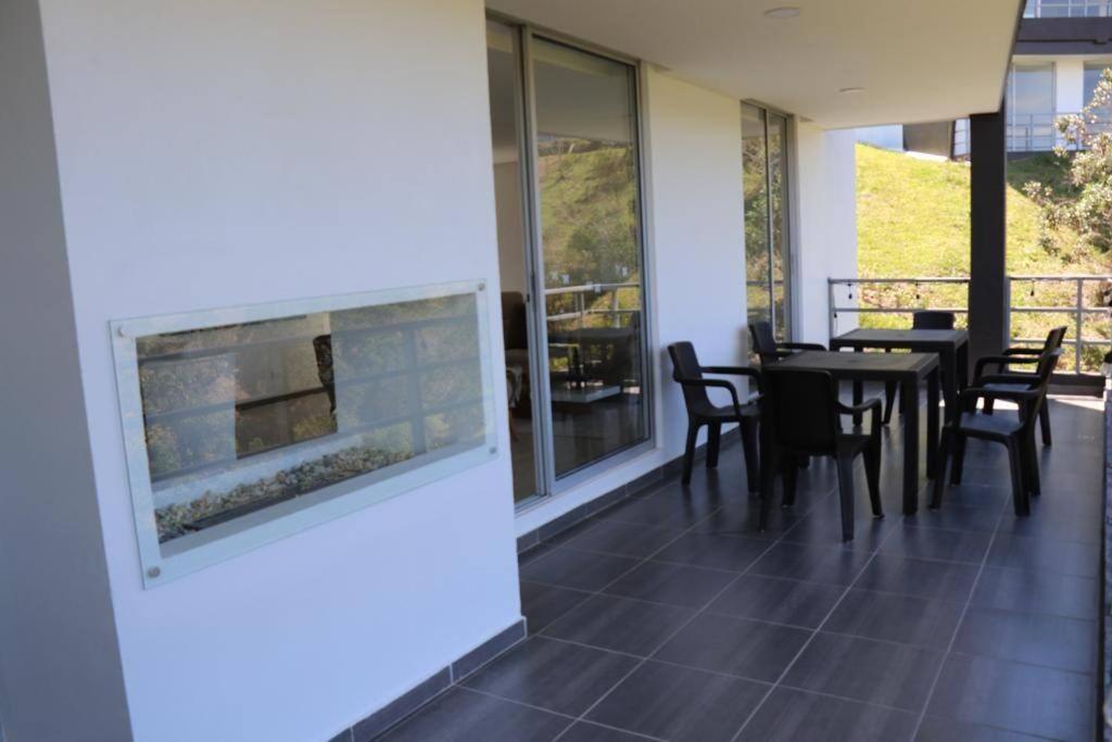 Mountain Home Close to Guatape Pueblo With Jacuzzi