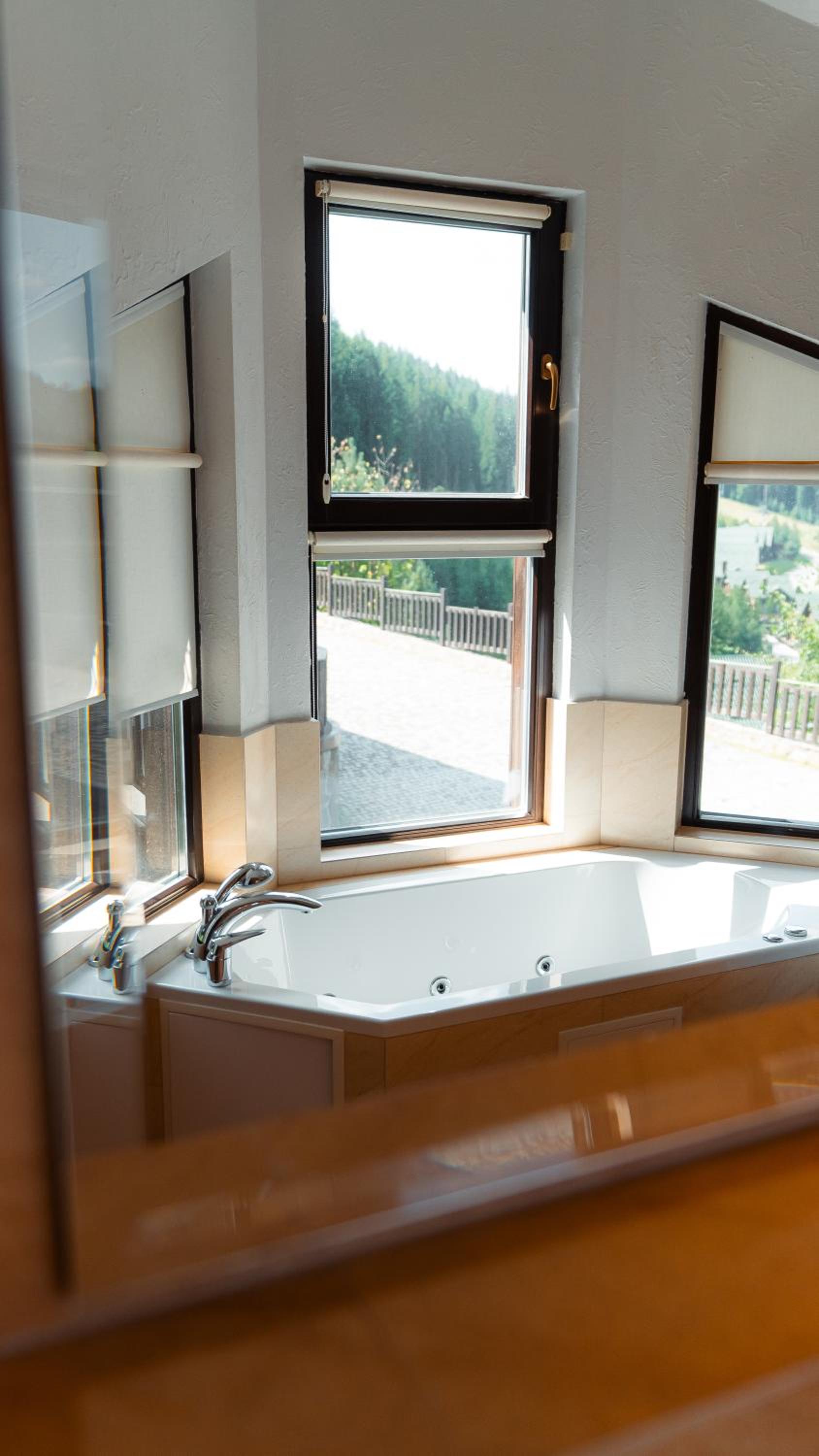 Nordian chalet next to Bukovel ski lift