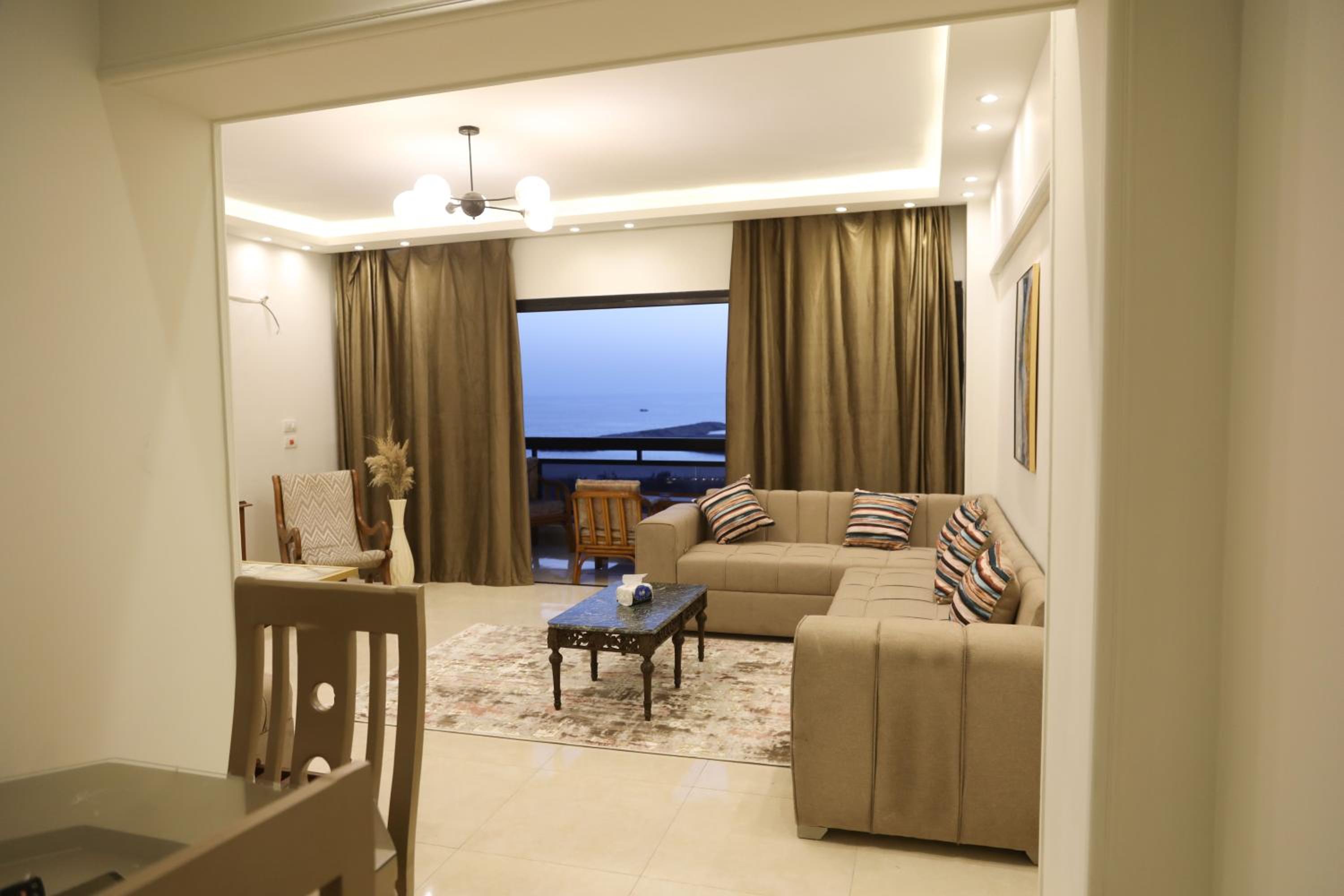 Gleem Bay Luxury Apartment