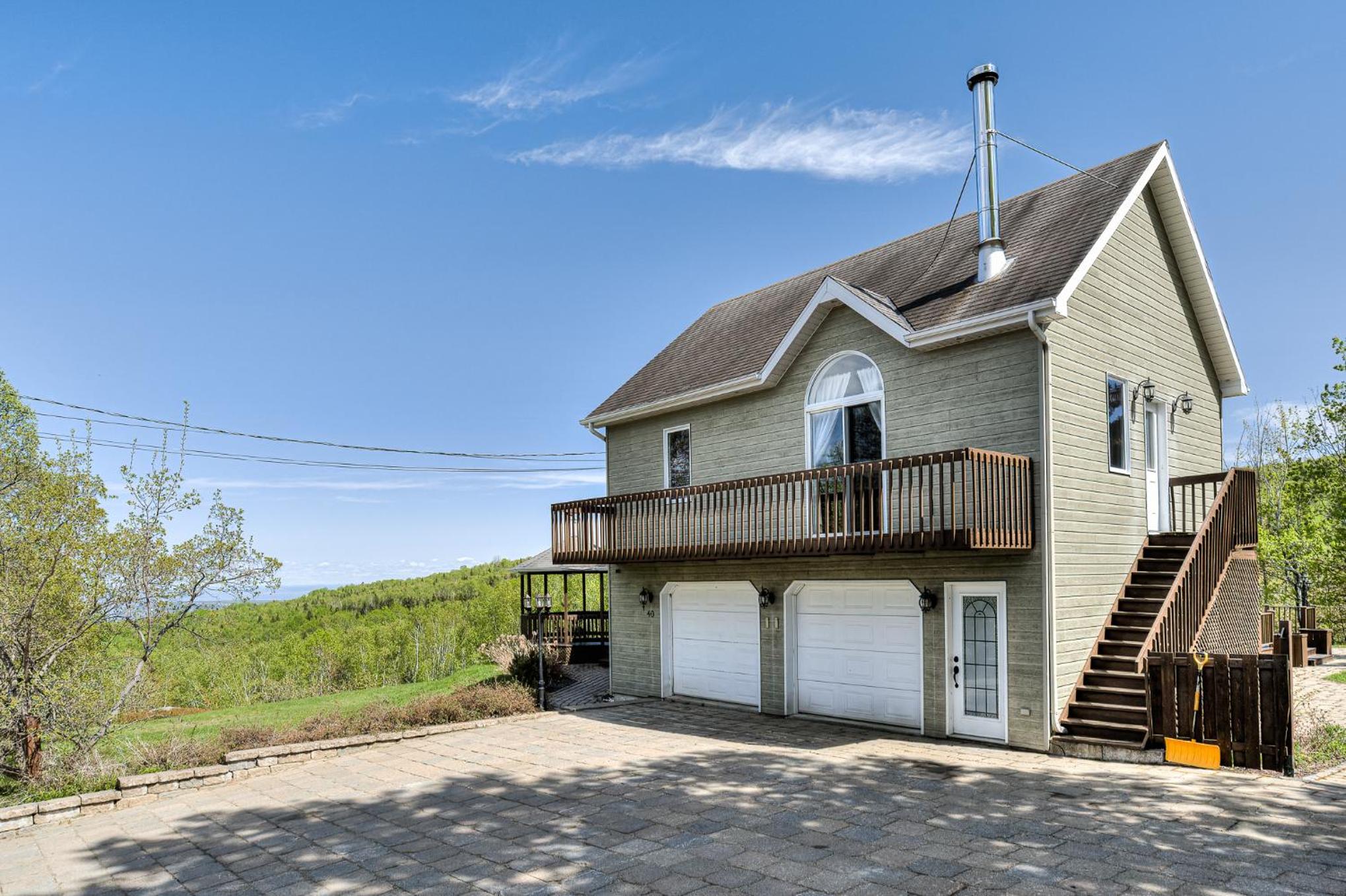 Idyllic Nature Retreat - Hot tub and Scenic Views